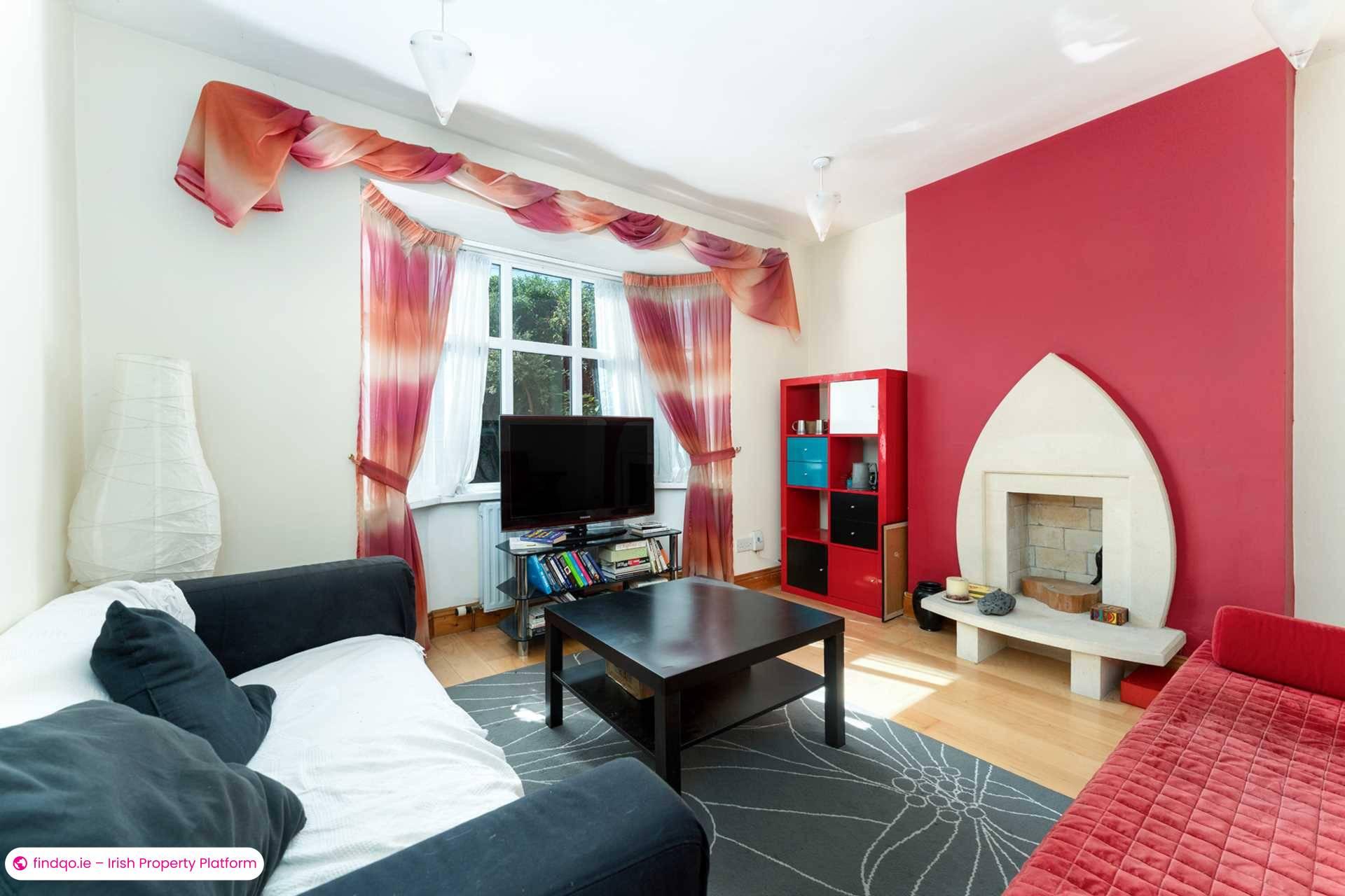 Semi-detached house for Sale in Dun Laoghaire, Dublin (County)