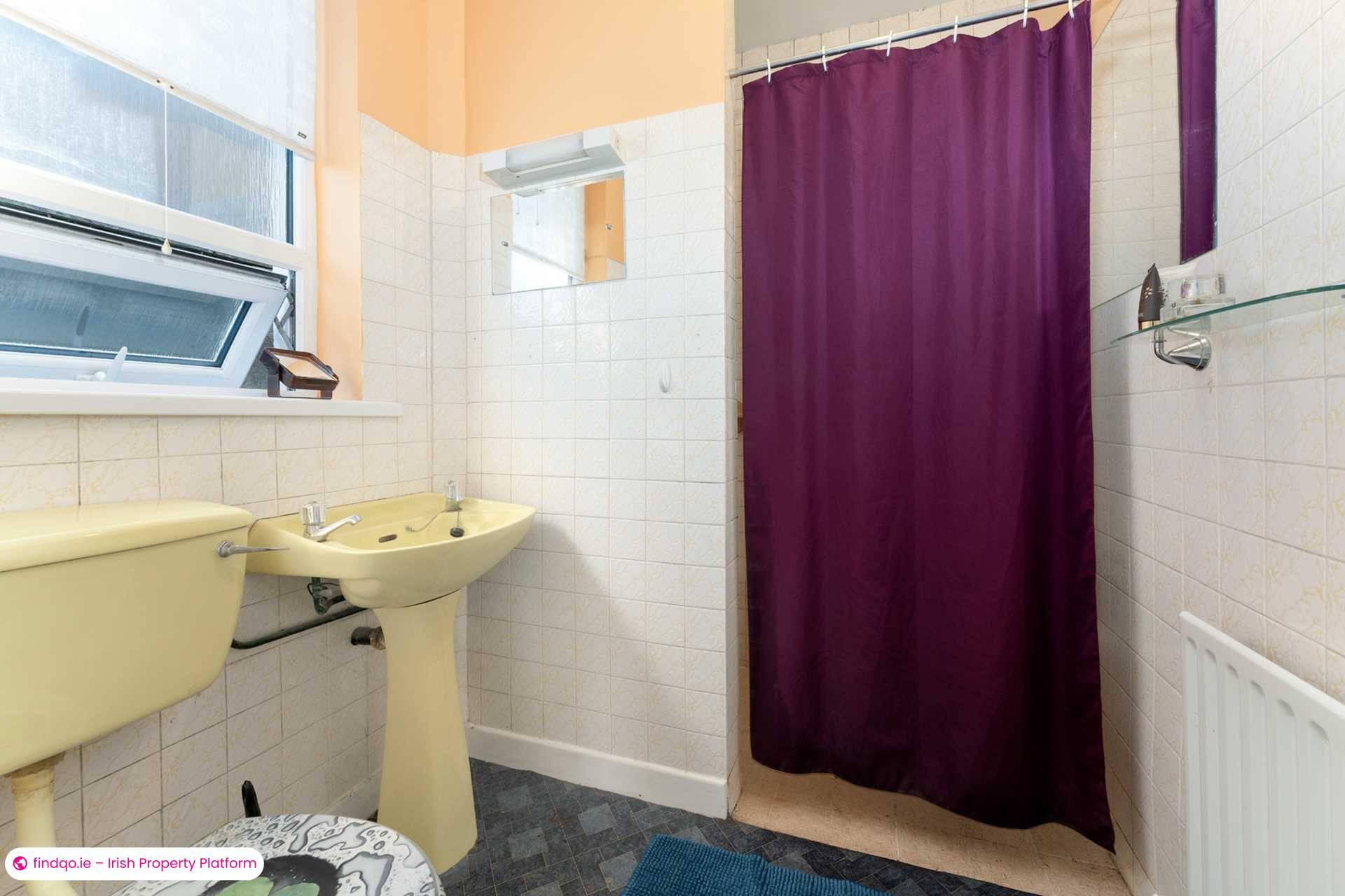 Semi-detached house for Sale in Dun Laoghaire, Dublin (County)