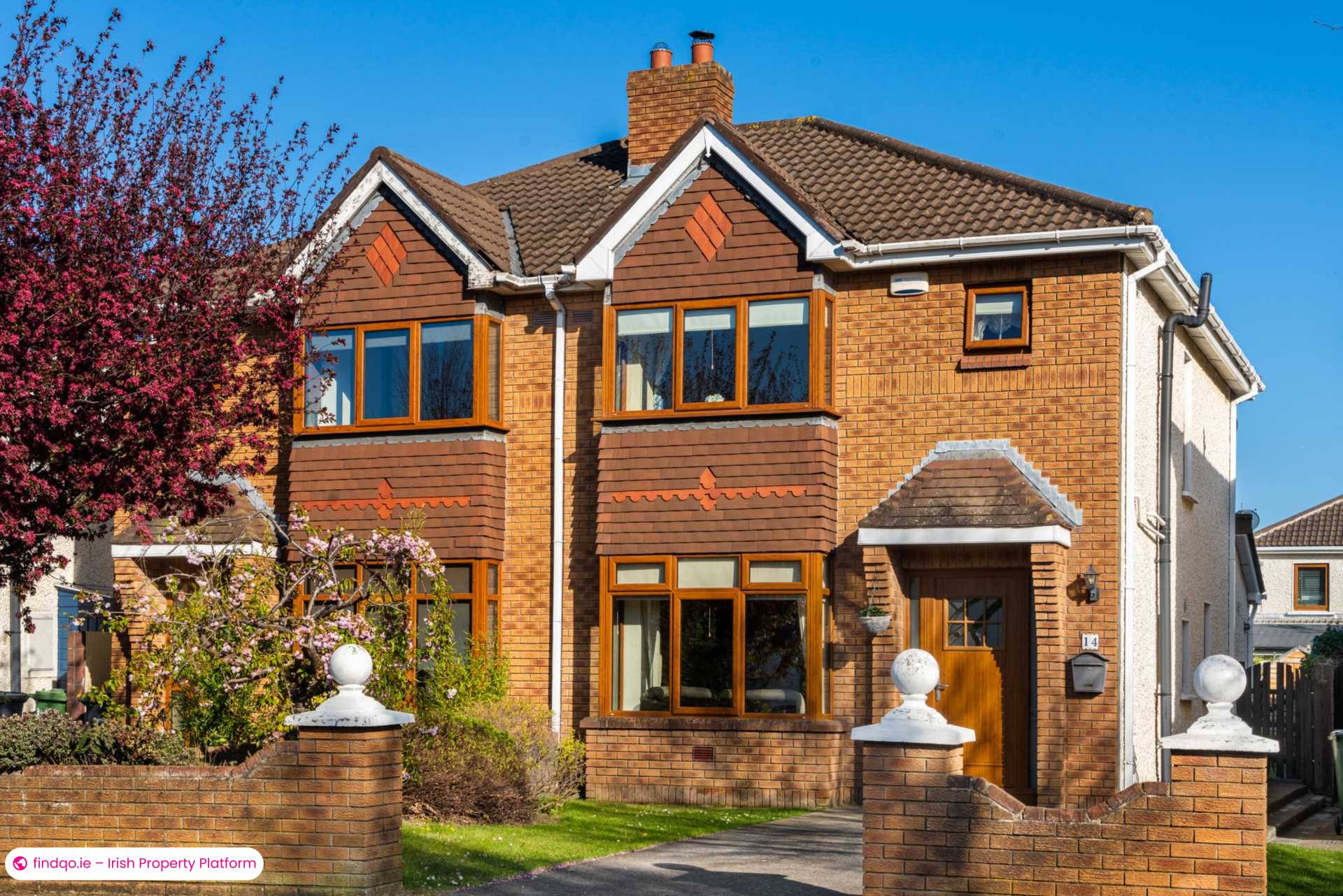 Semi-detached house for Sale in Dublin 18