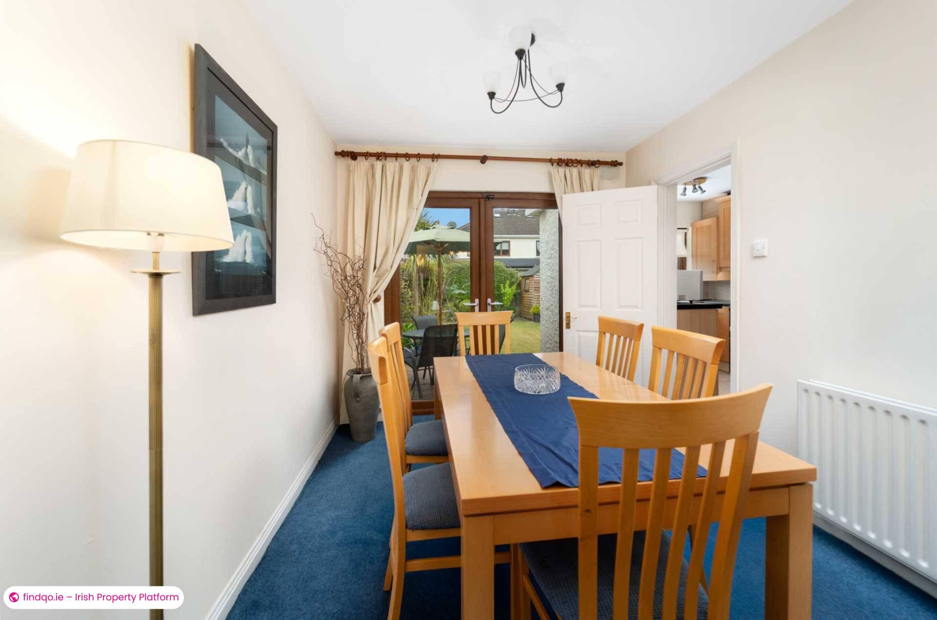 Semi-detached house for Sale in Dublin 18