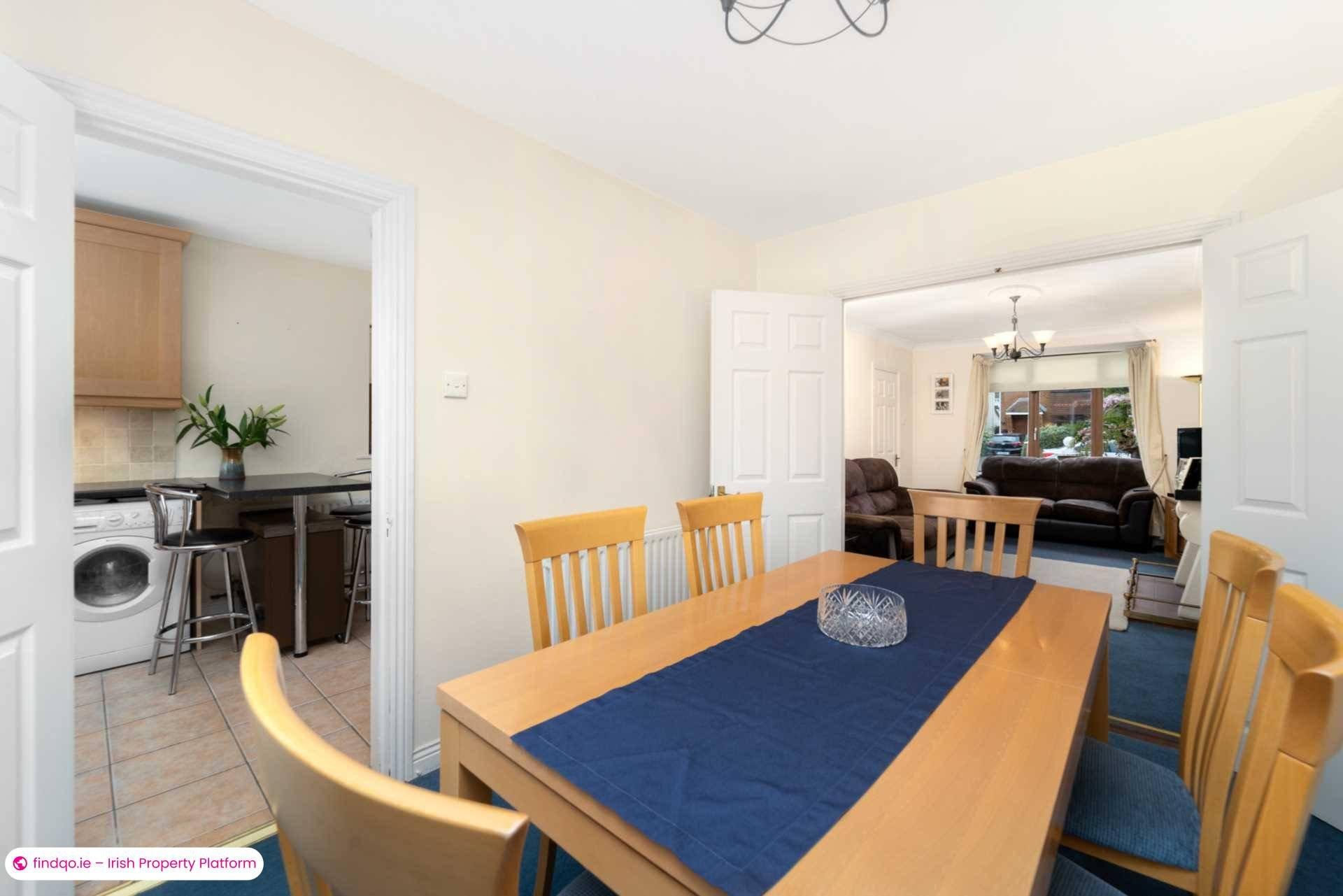 Semi-detached house for Sale in Dublin 18