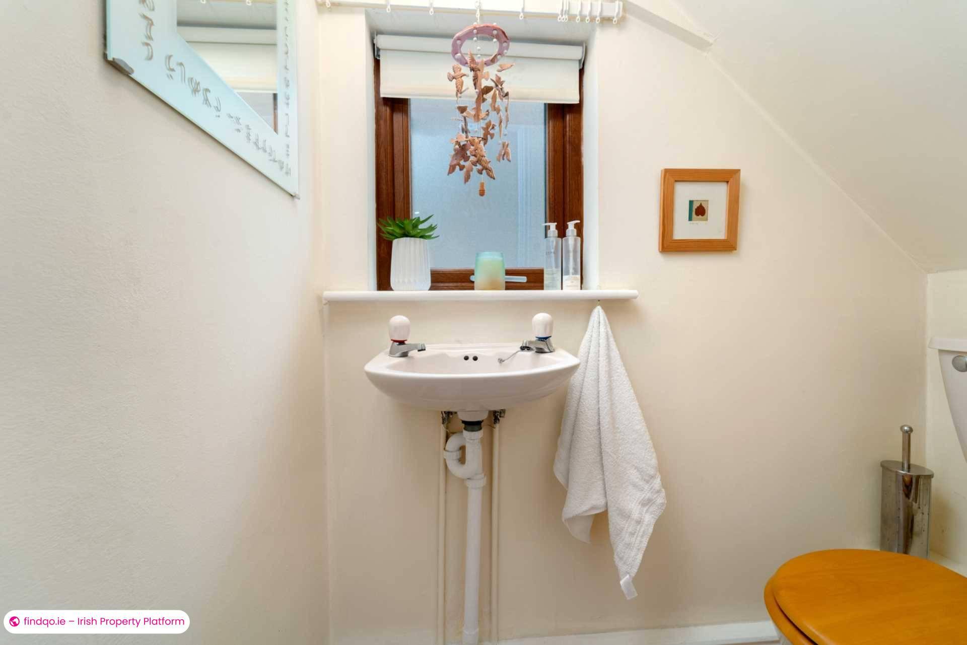 Semi-detached house for Sale in Dublin 18