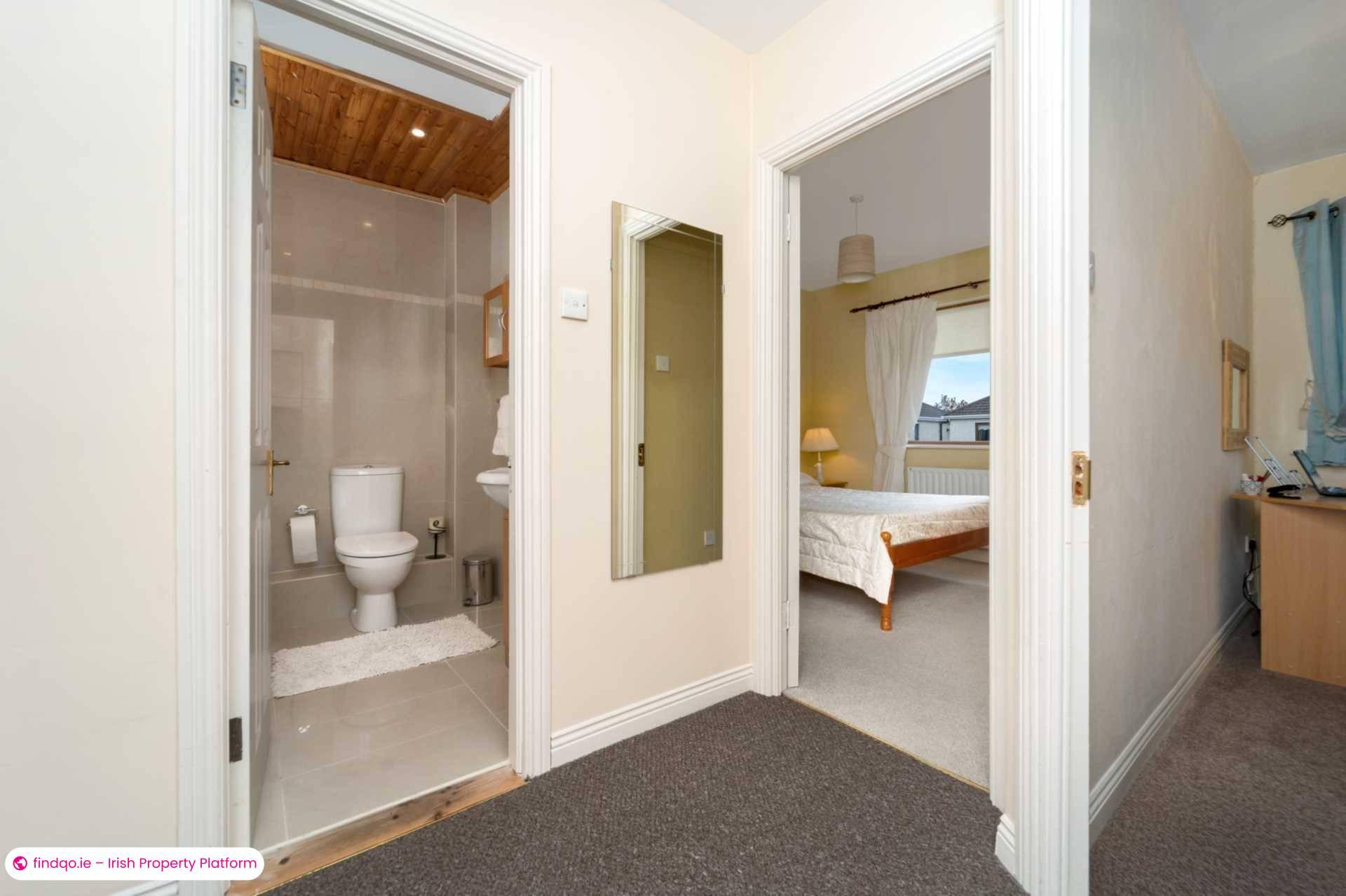 Semi-detached house for Sale in Dublin 18