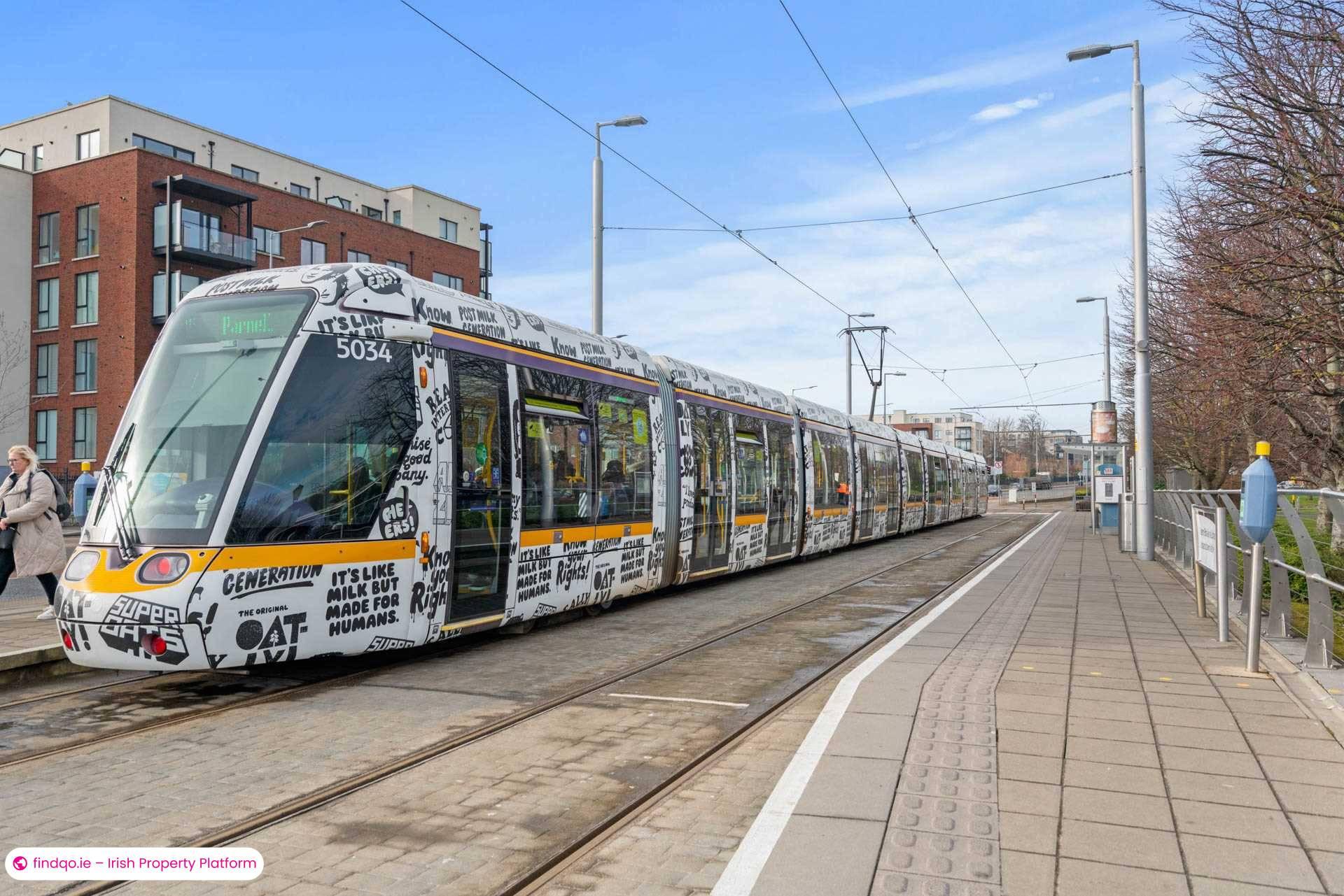 Semi-detached house for Sale in Dublin 18