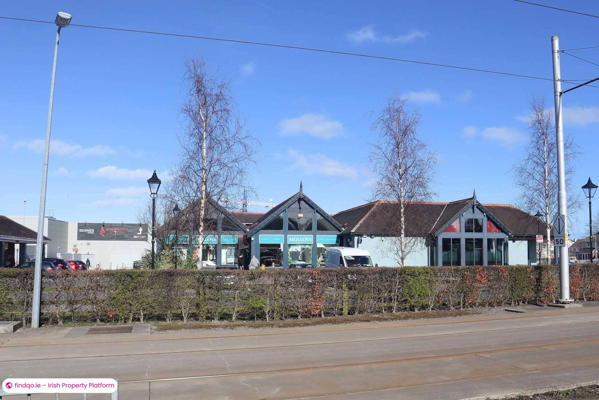 Semi-detached house for Sale in Dublin 18