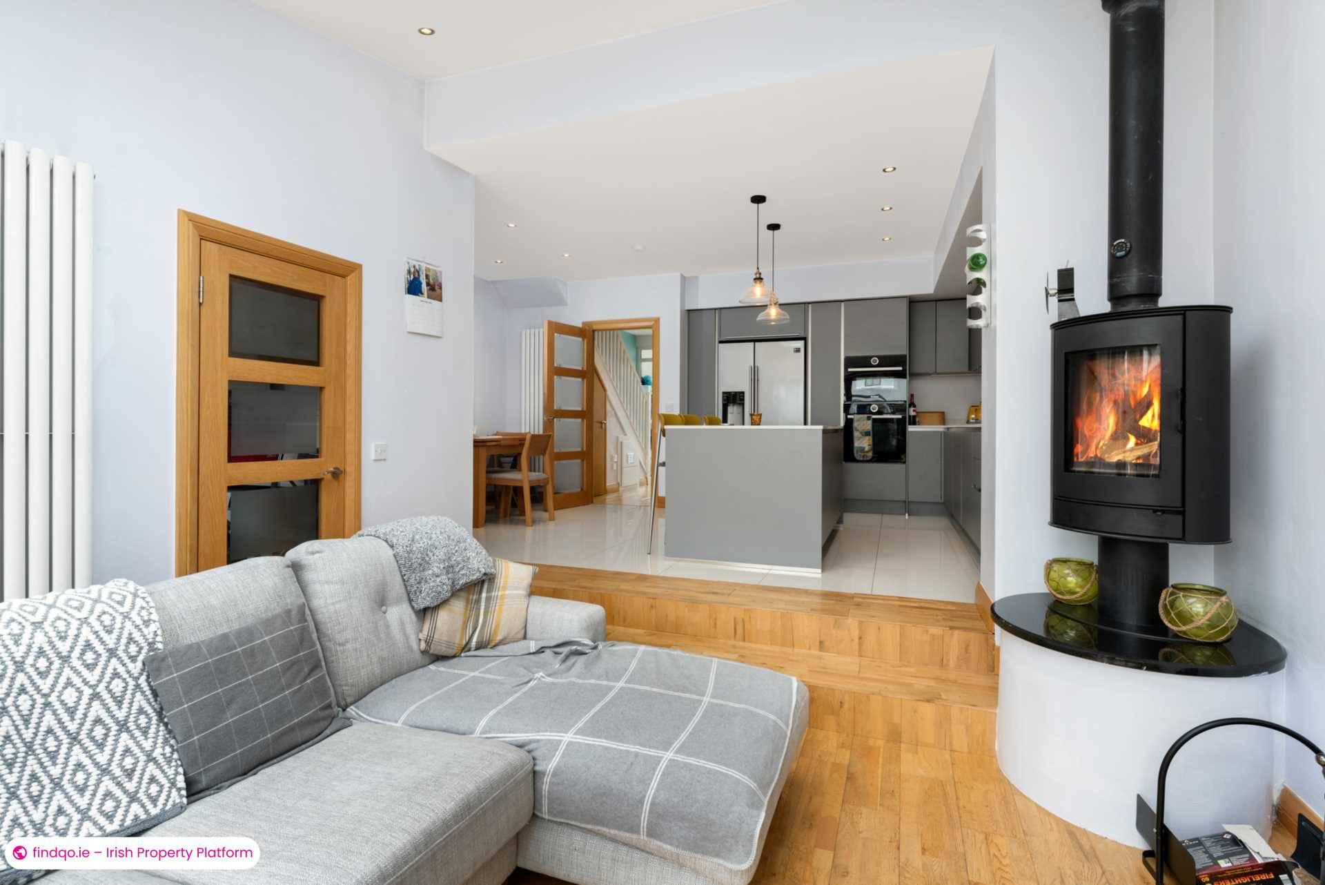 End of terrace house for Sale in Dublin 14