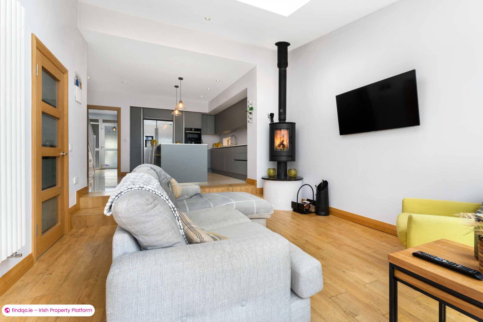End of terrace house for Sale in Dublin 14