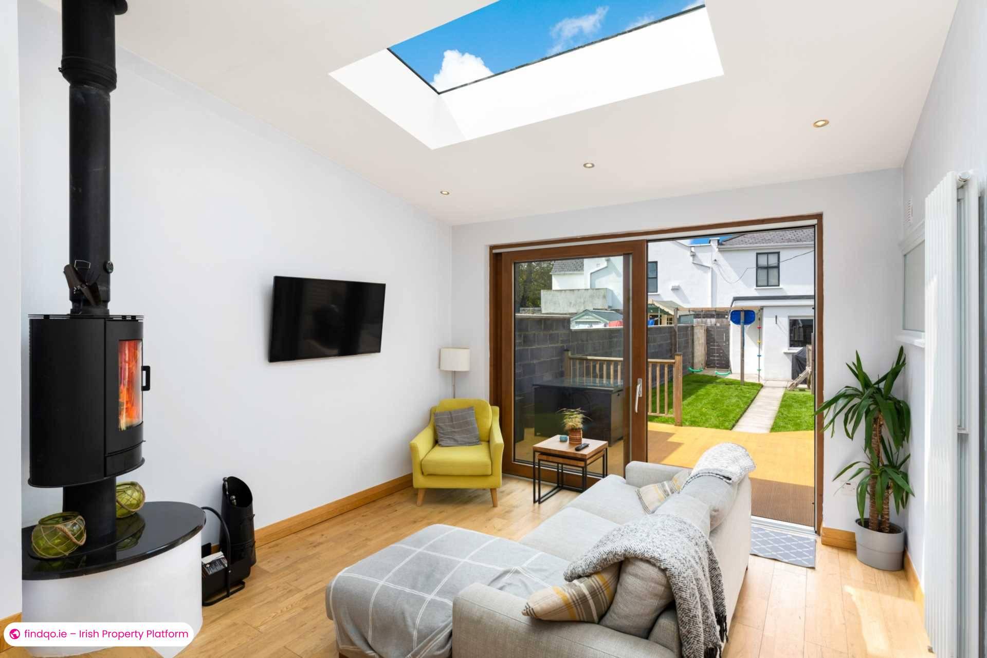 End of terrace house for Sale in Dublin 14