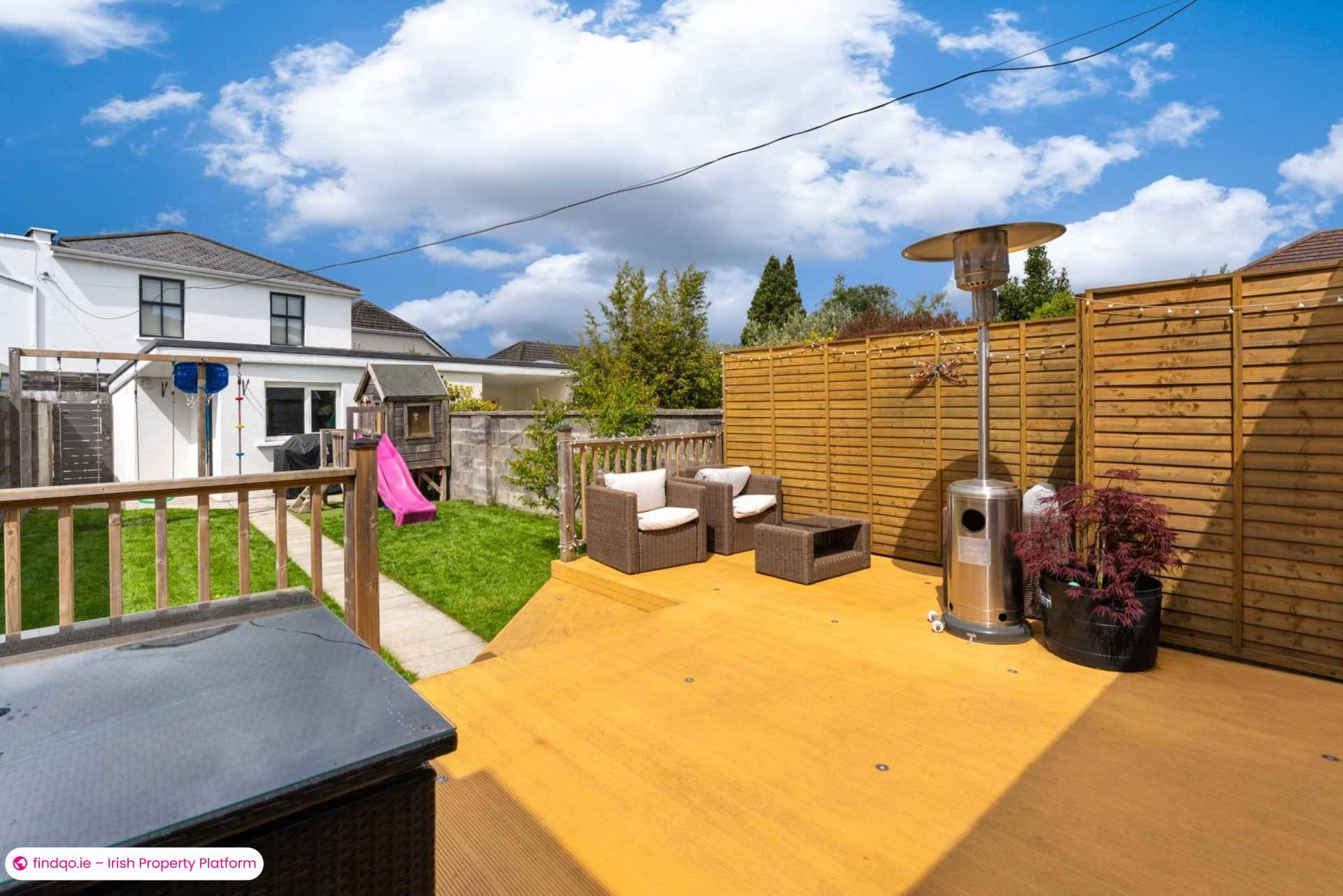 End of terrace house for Sale in Dublin 14