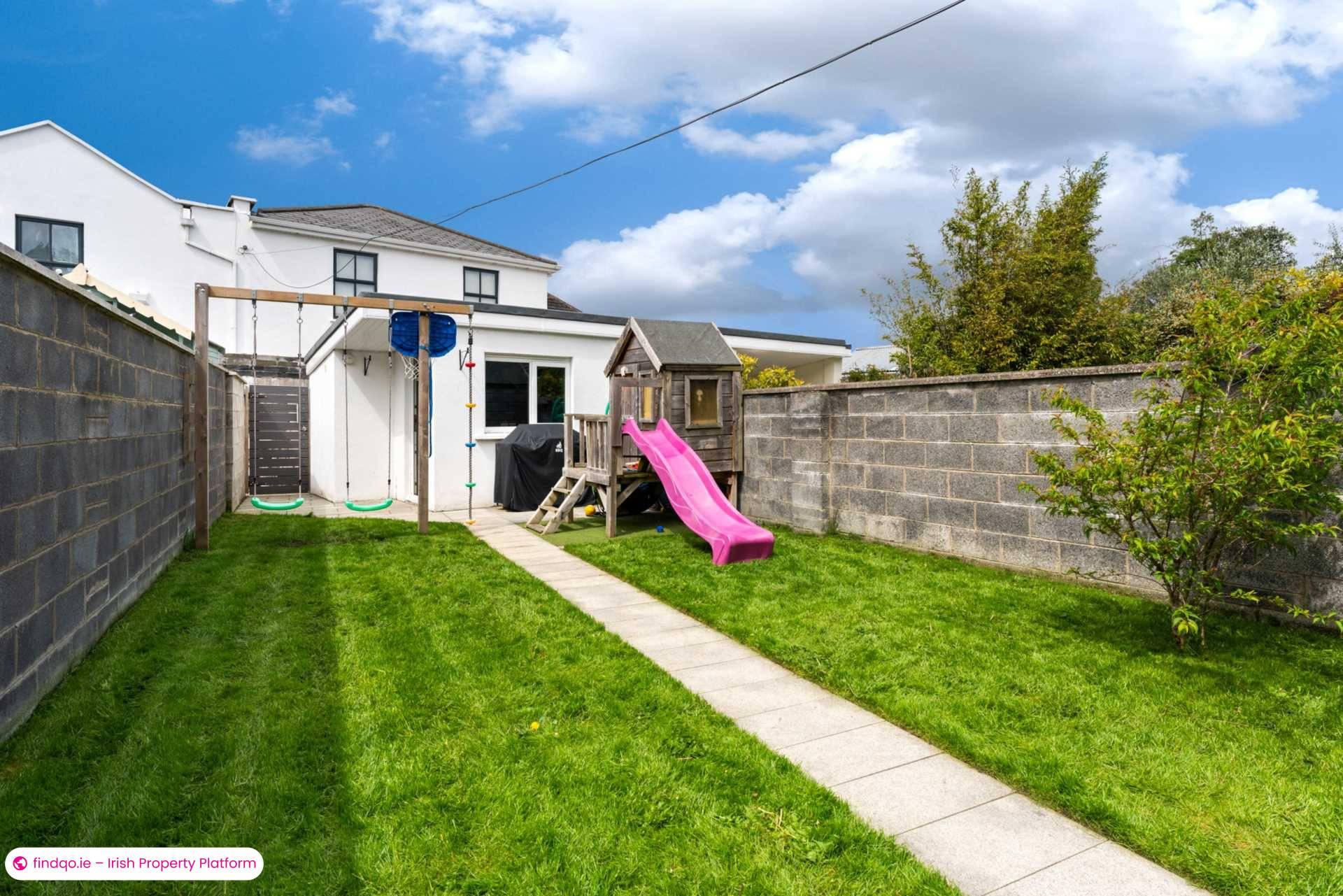 End of terrace house for Sale in Dublin 14