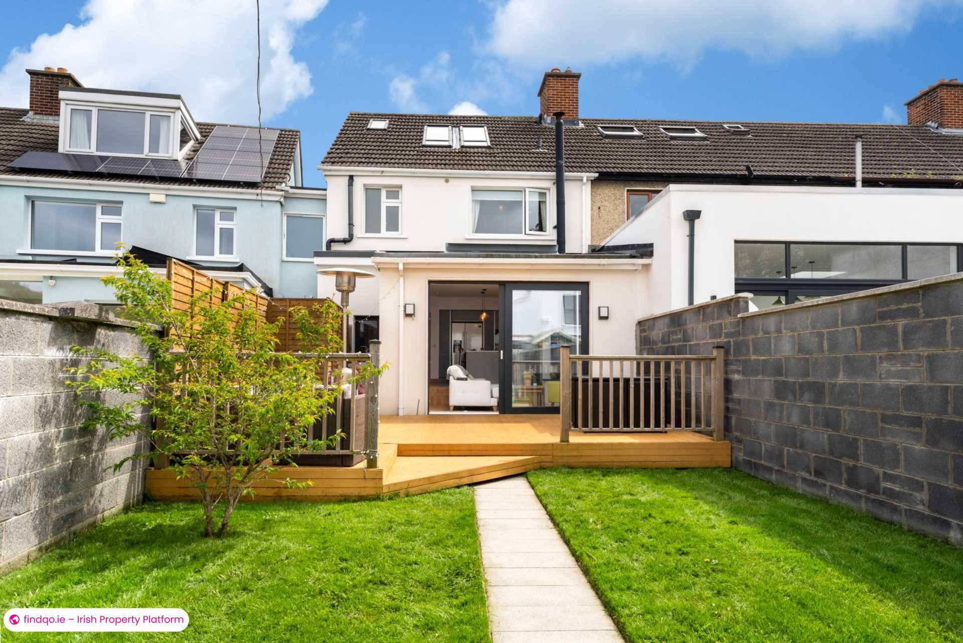 End of terrace house for Sale in Dublin 14