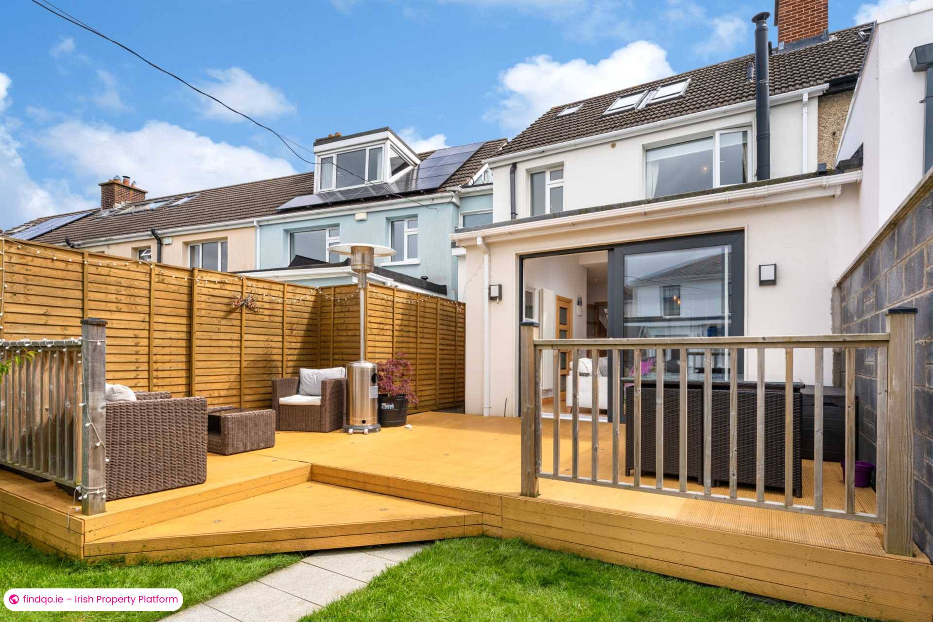 End of terrace house for Sale in Dublin 14