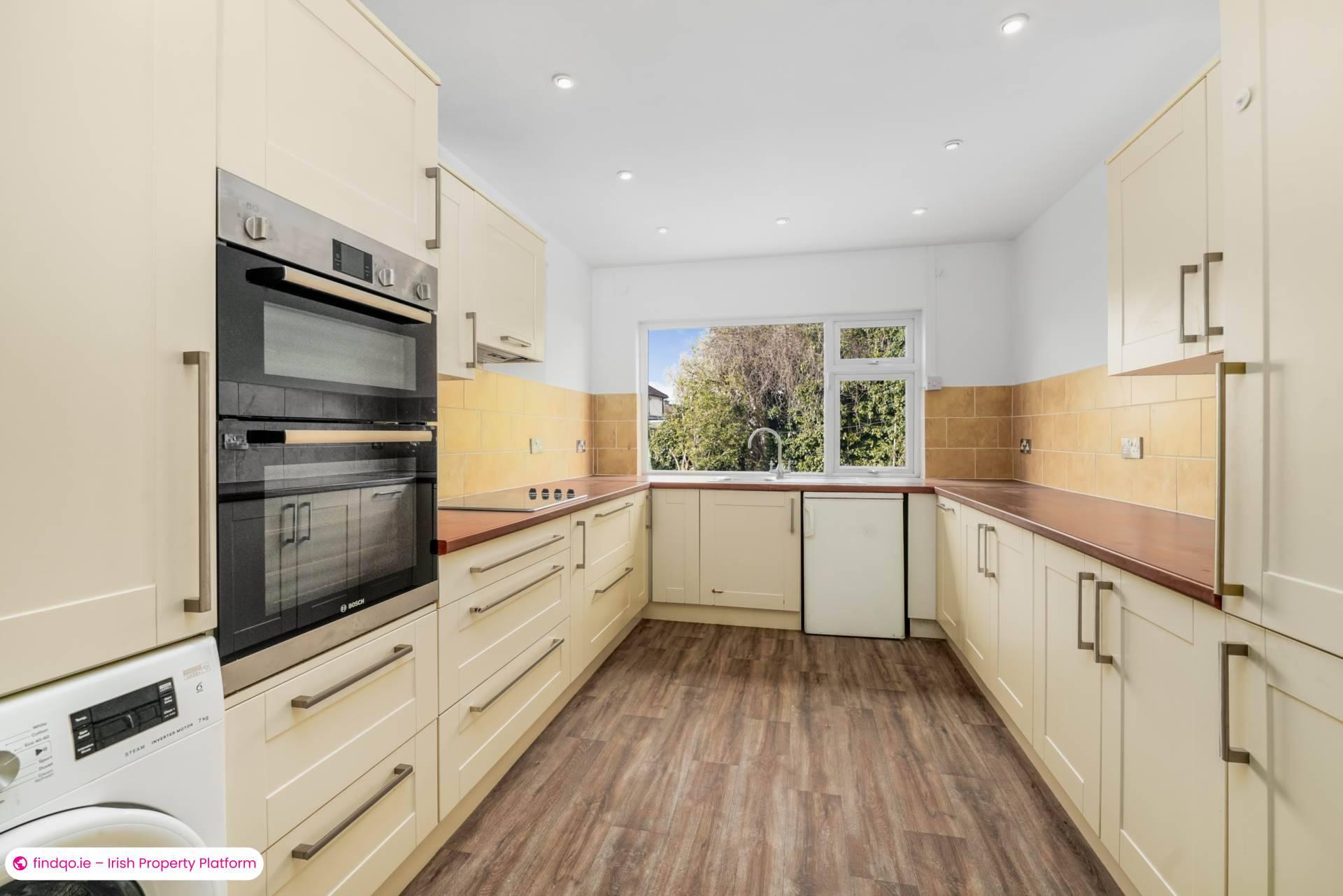 Semi-detached house for Sale in Rathfarnham, Dublin 16