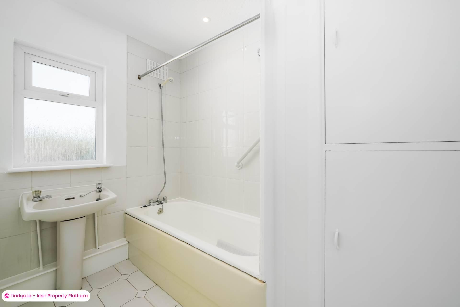 Semi-detached house for Sale in Rathfarnham, Dublin 16