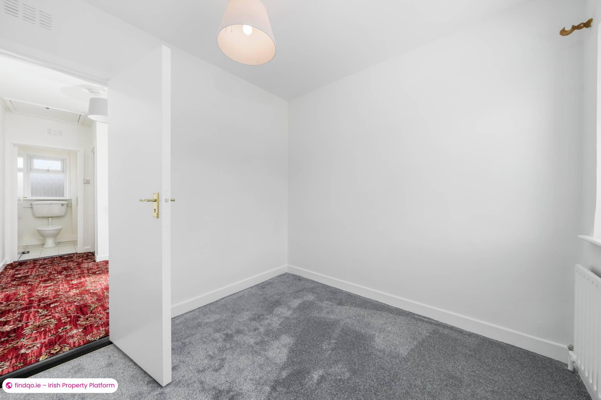 Semi-detached house for Sale in Rathfarnham, Dublin 16