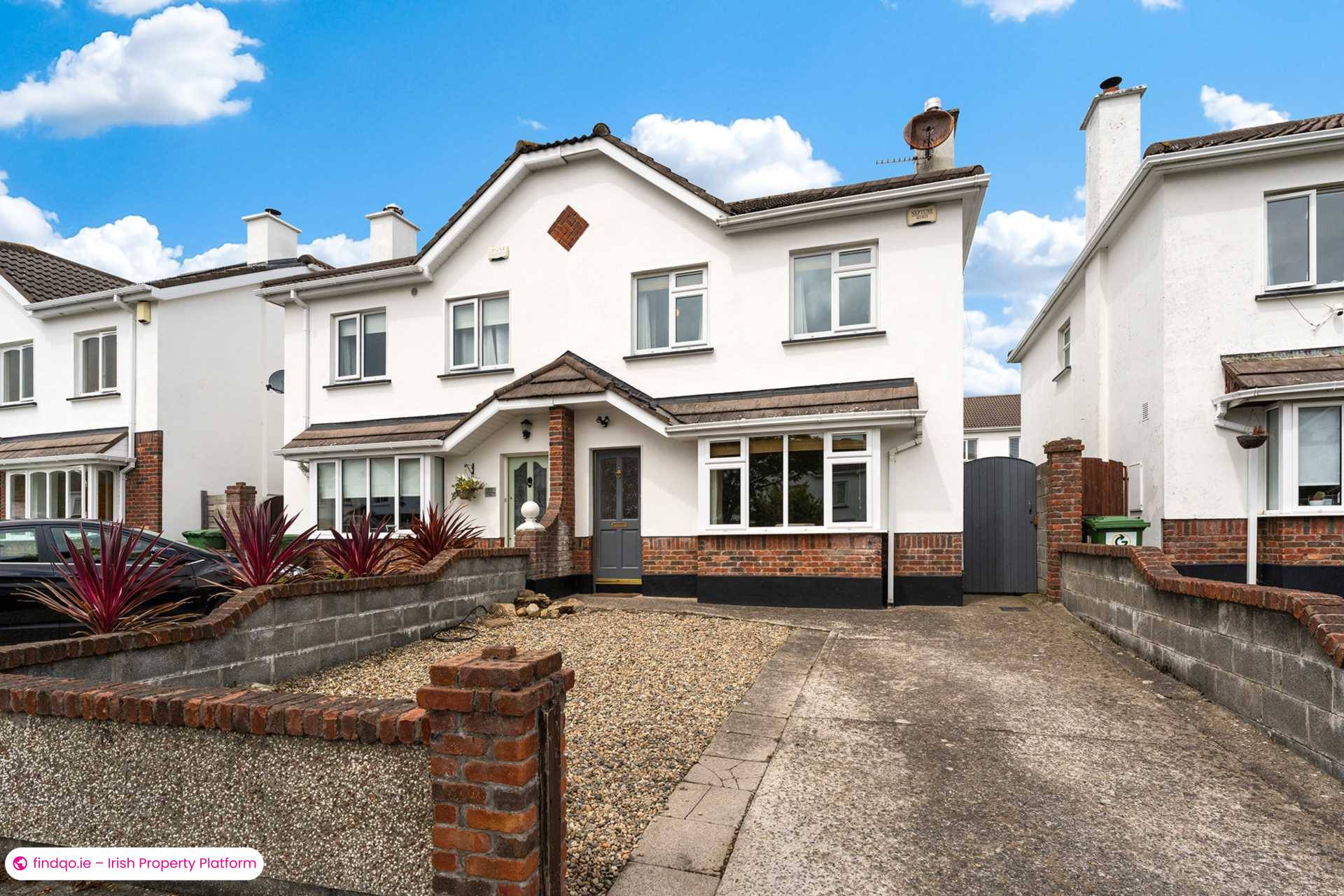 Semi-detached house for Sale in Dublin 18