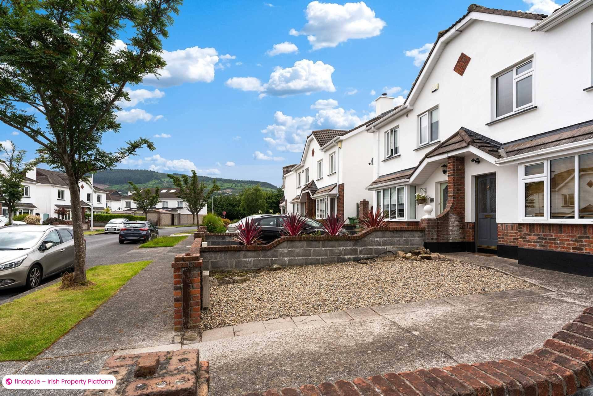 Semi-detached house for Sale in Dublin 18