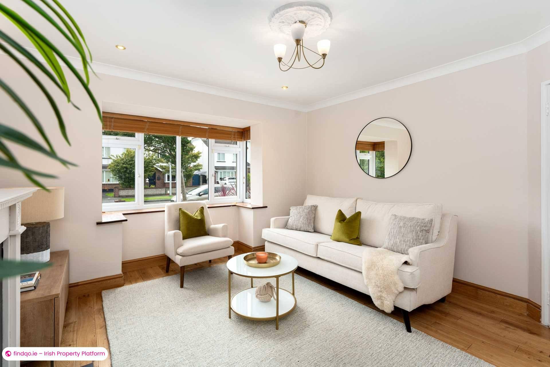 Semi-detached house for Sale in Dublin 18