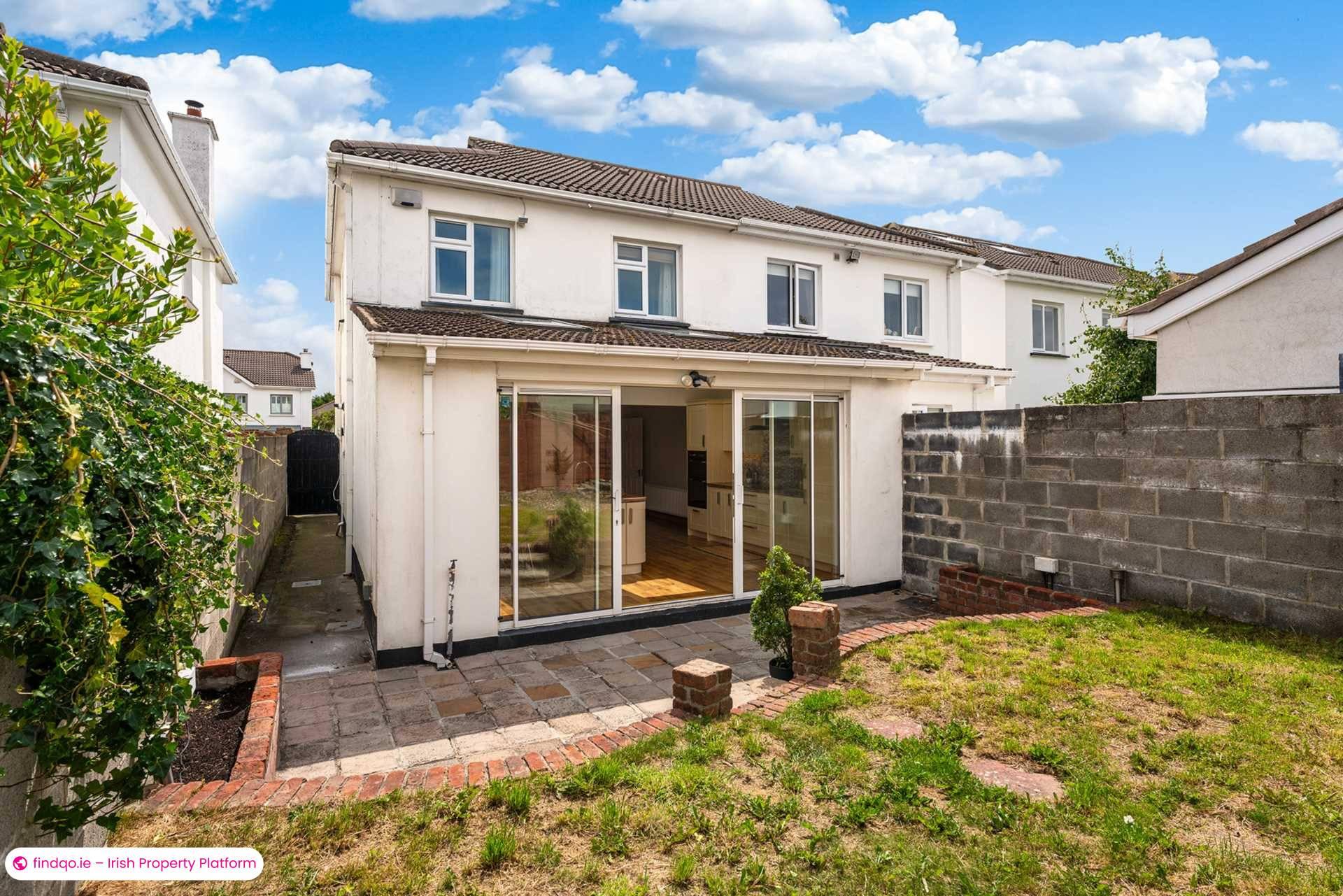 Semi-detached house for Sale in Dublin 18