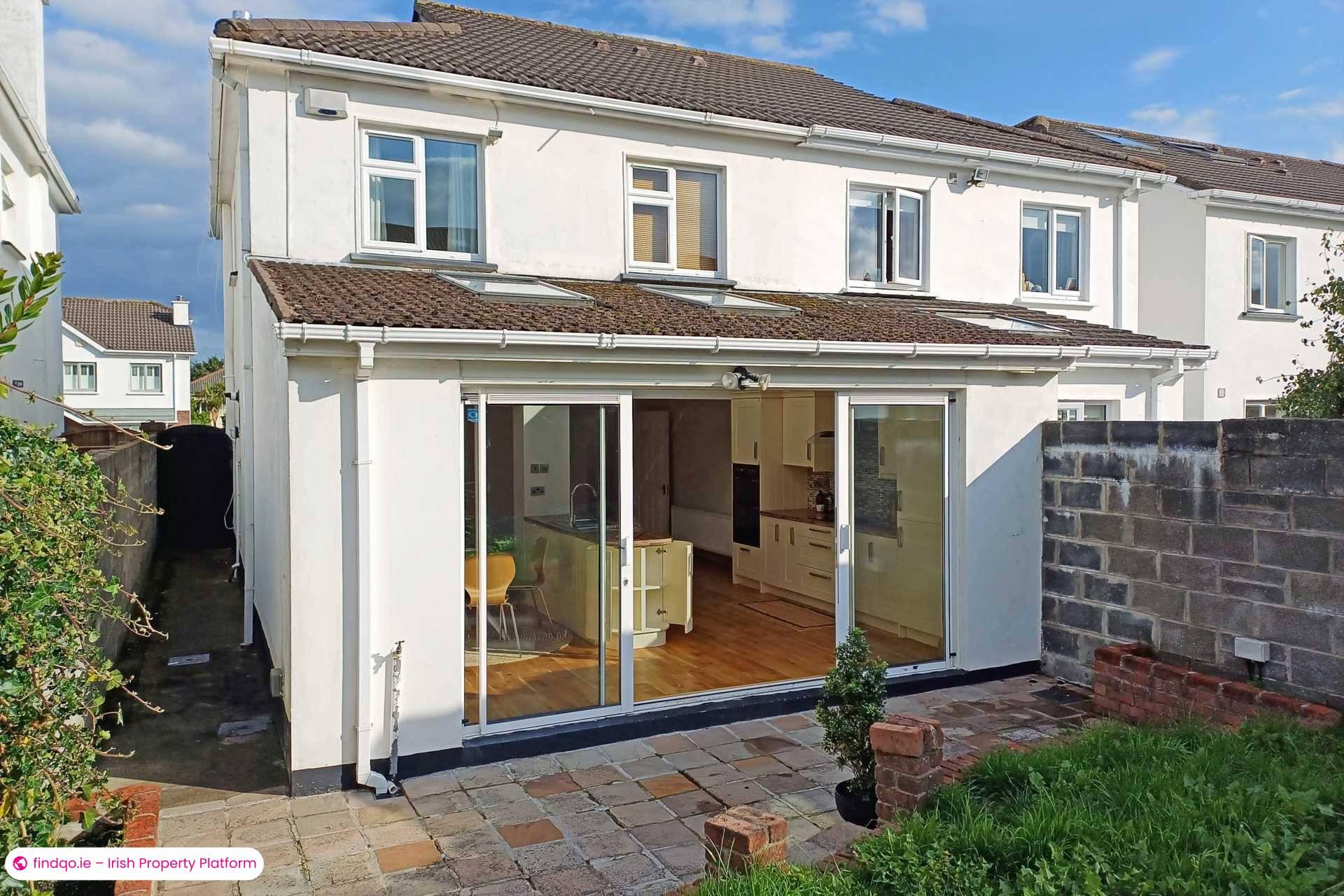 Semi-detached house for Sale in Dublin 18