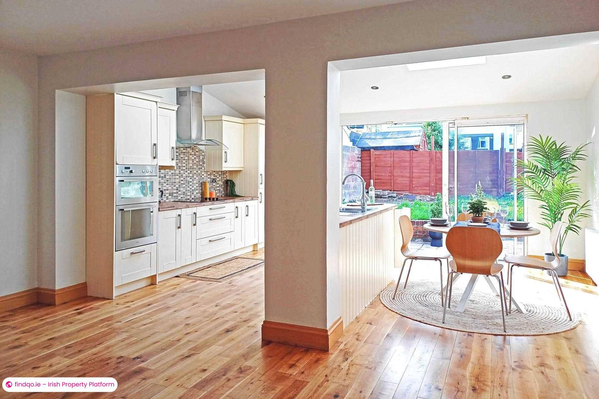 Semi-detached house for Sale in Dublin 18