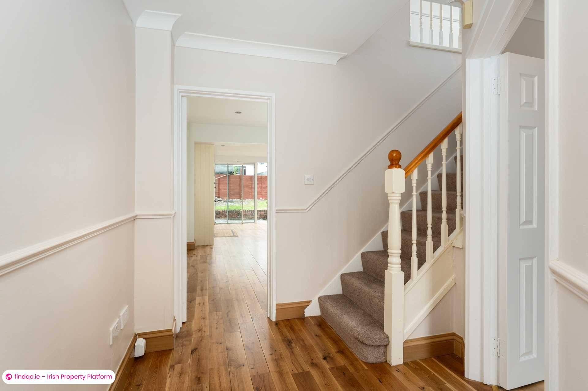 Semi-detached house for Sale in Dublin 18