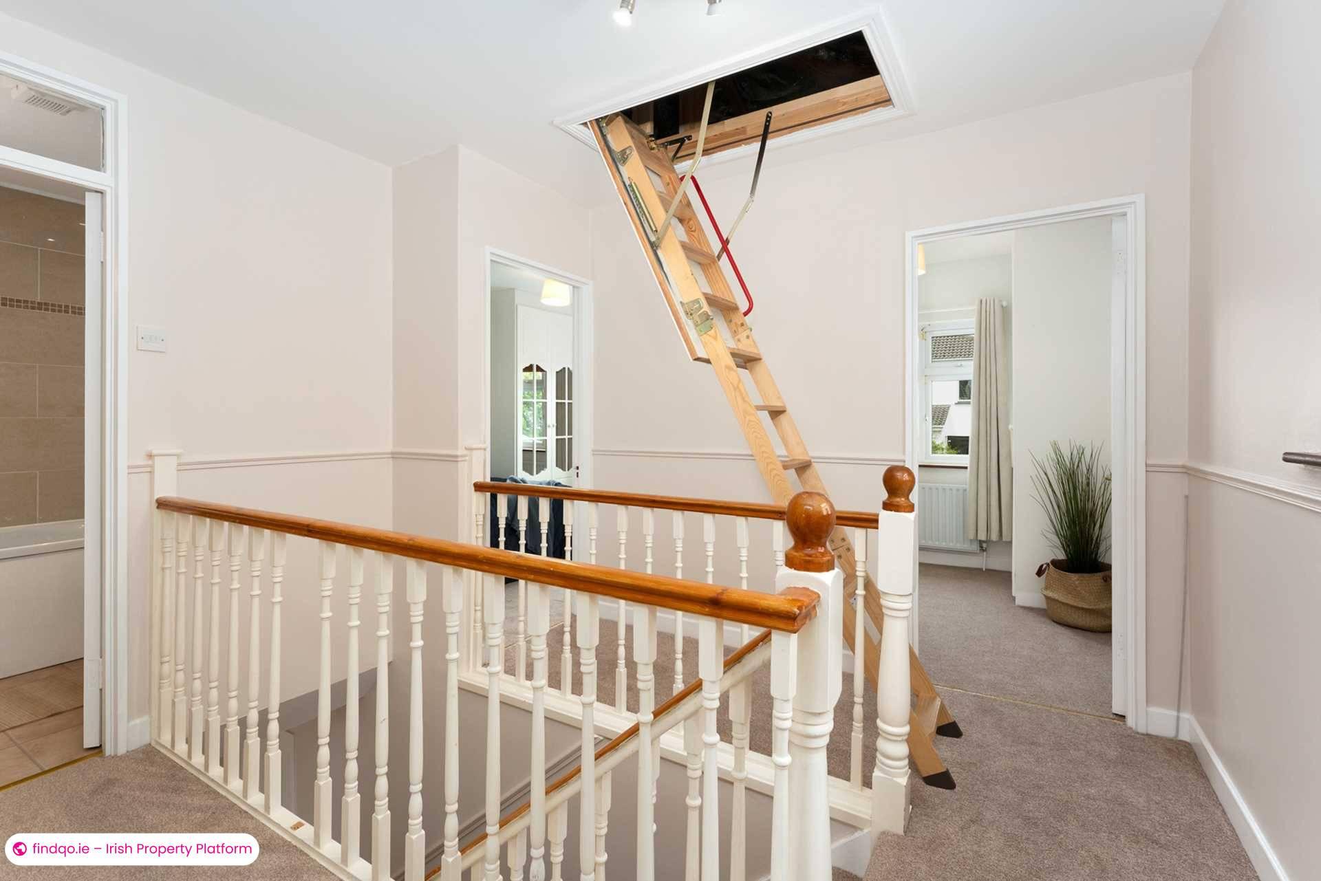 Semi-detached house for Sale in Dublin 18