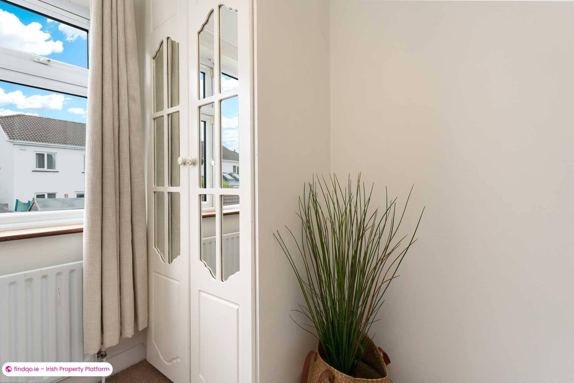 Semi-detached house for Sale in Dublin 18