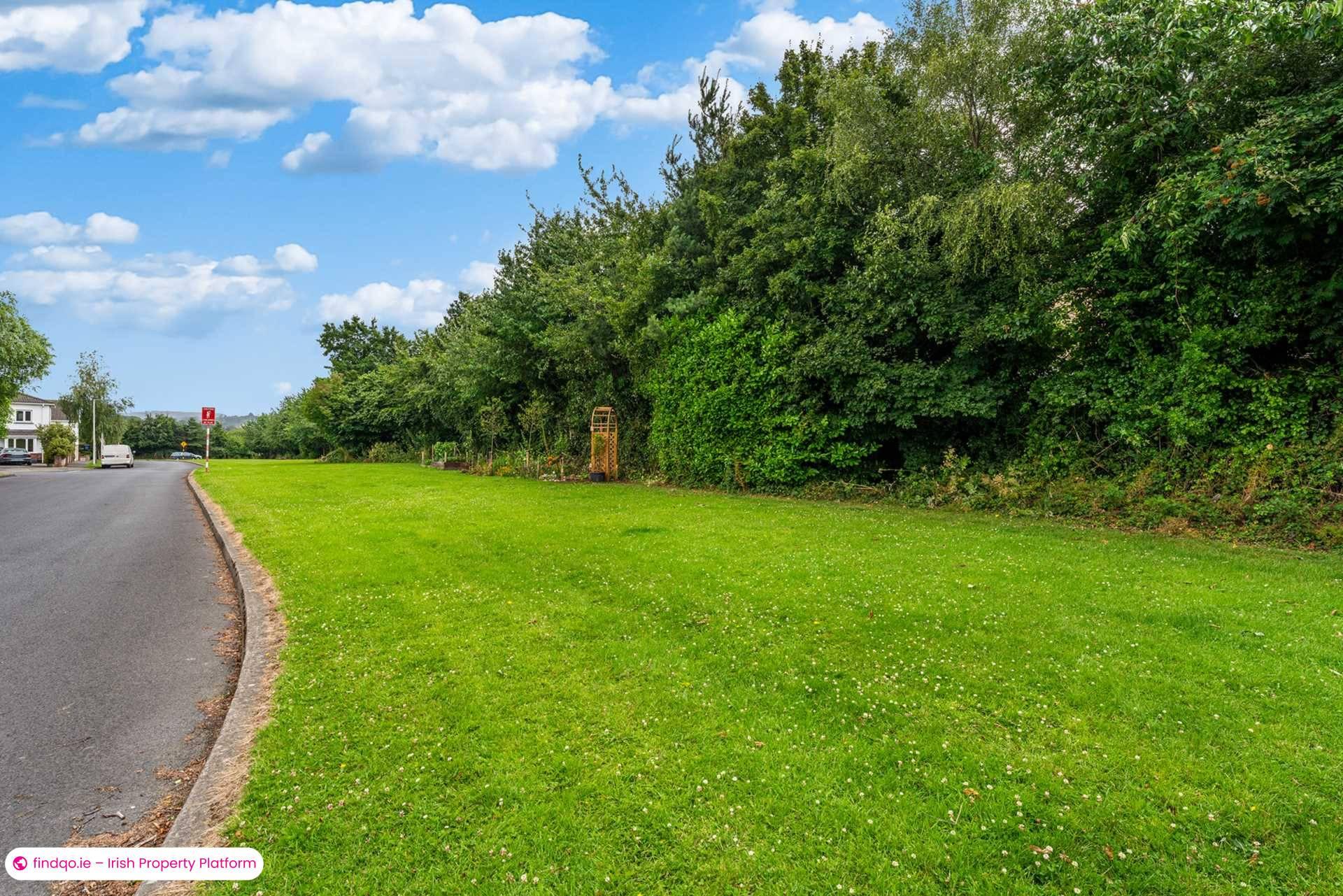 Semi-detached house for Sale in Dublin 18