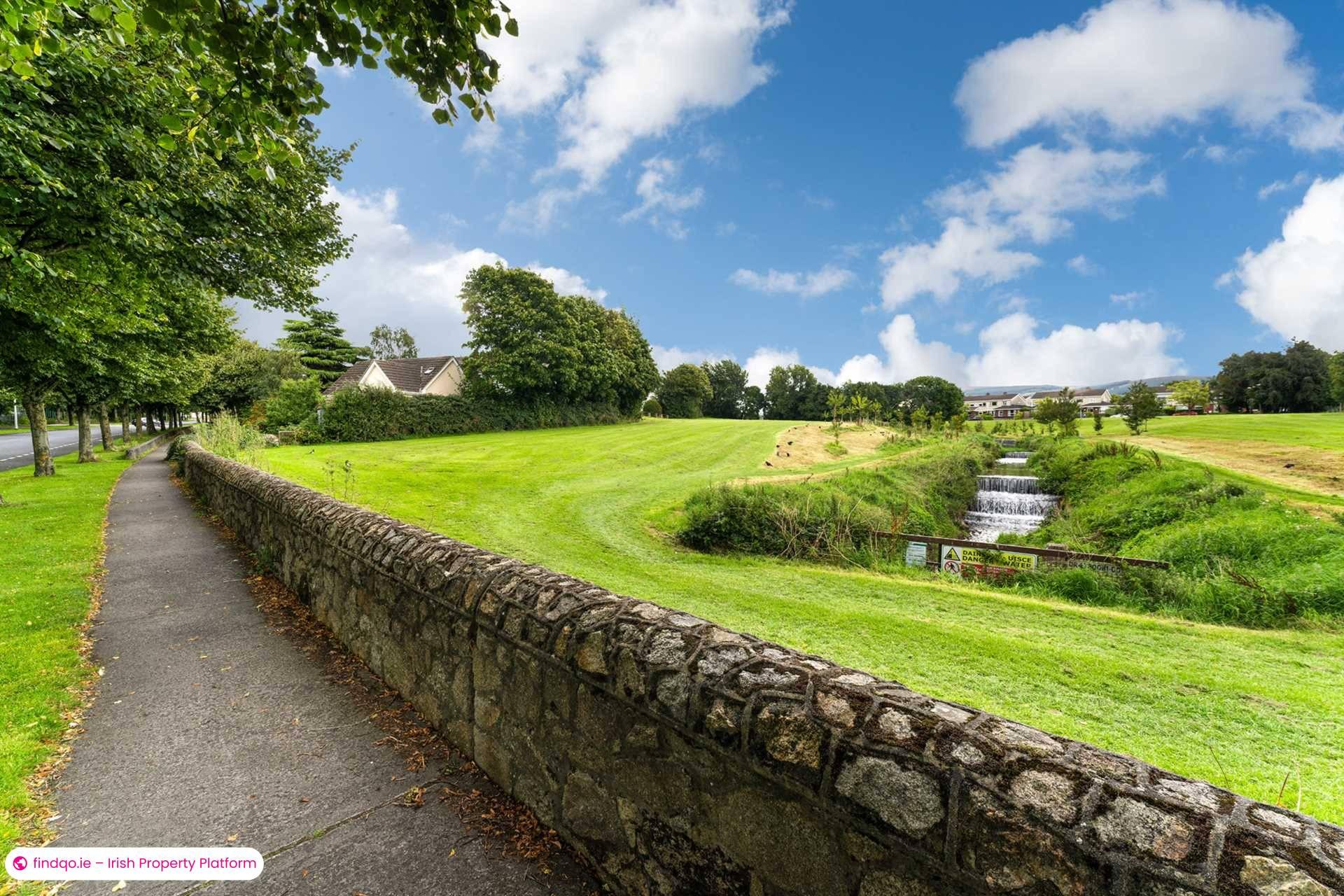 Semi-detached house for Sale in Dublin 16