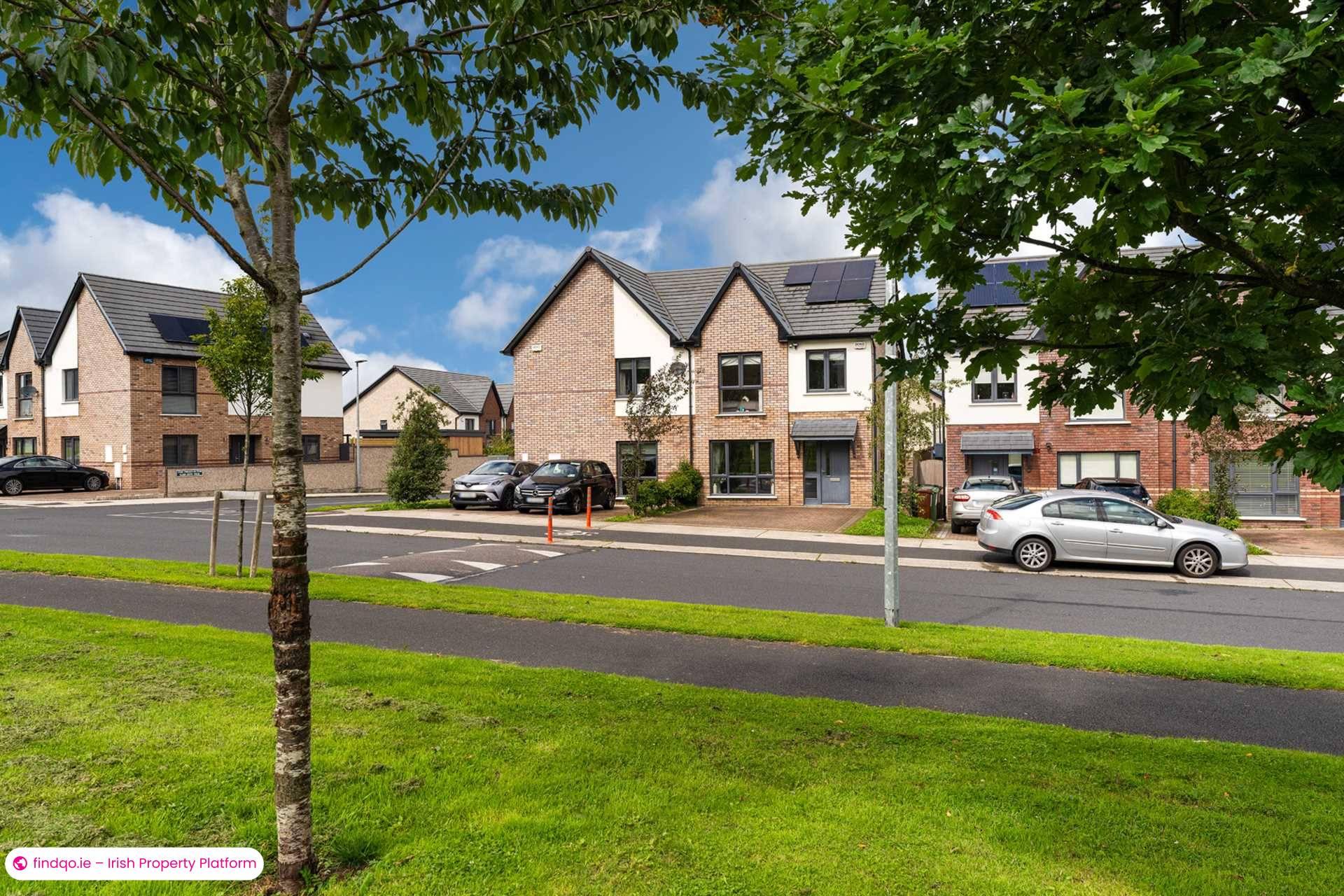 Semi-detached house for Sale in Dublin 24