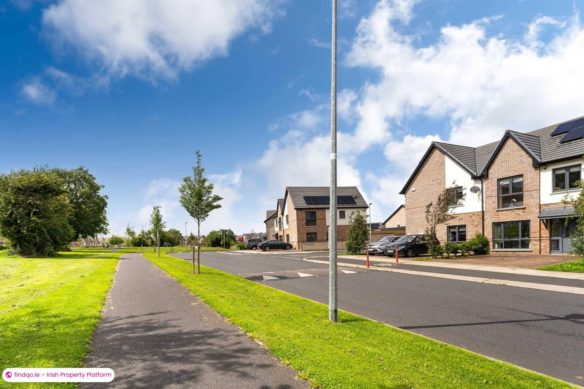 Semi-detached house for Sale in Dublin 24