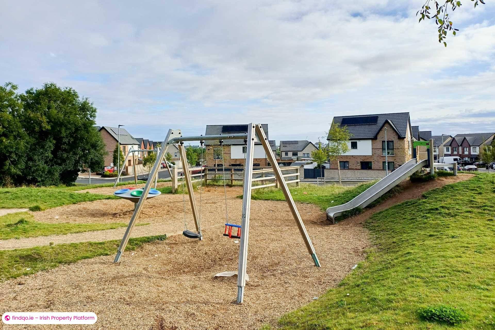 Semi-detached house for Sale in Dublin 24