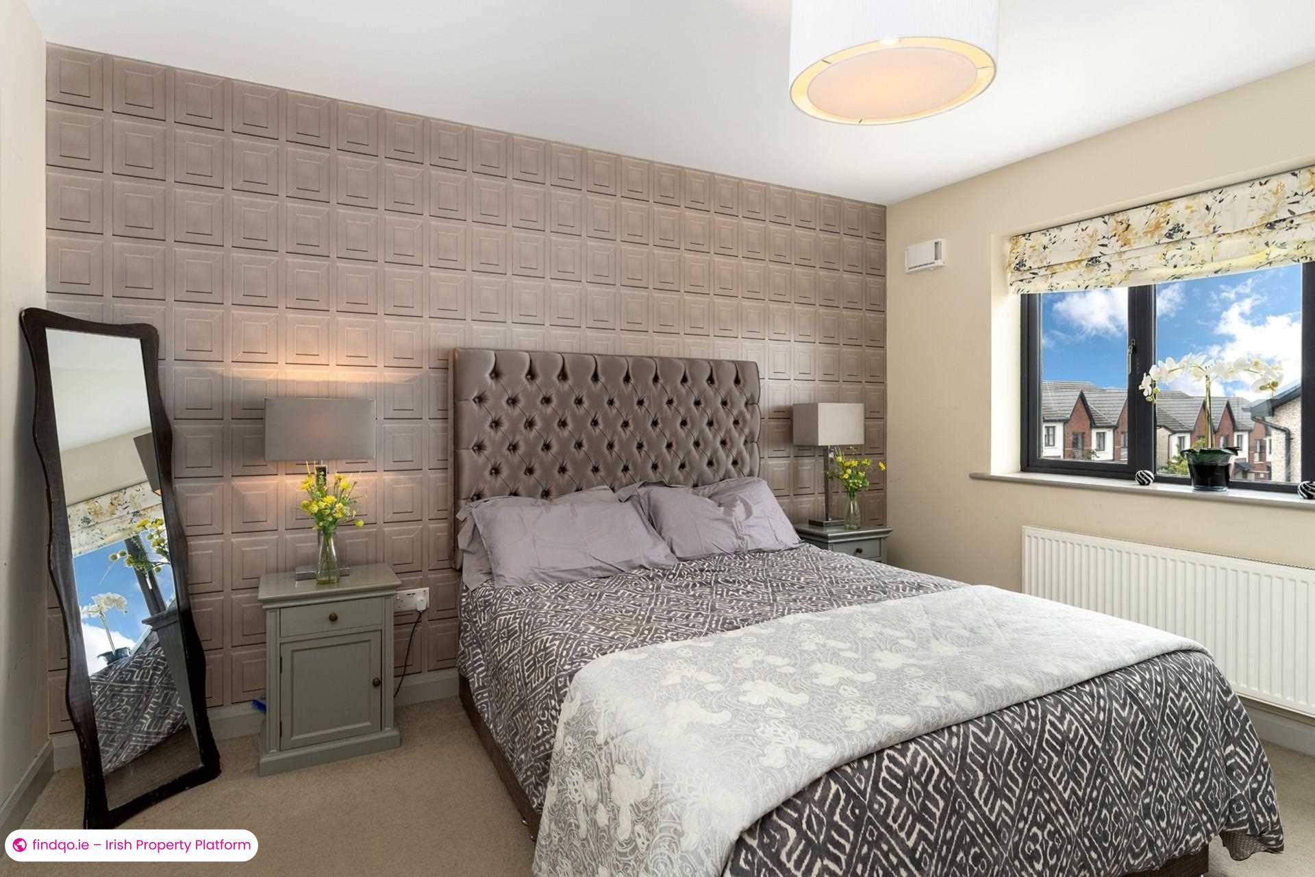 Semi-detached house for Sale in Dublin 24