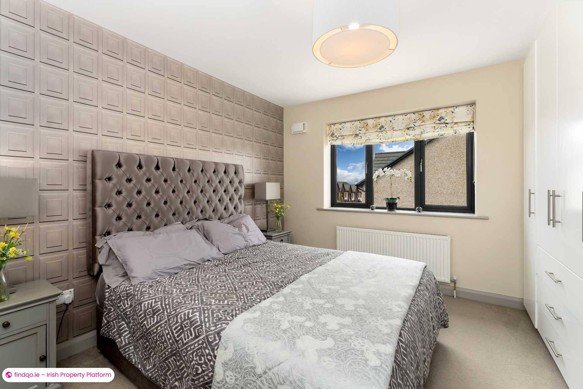 Semi-detached house for Sale in Dublin 24