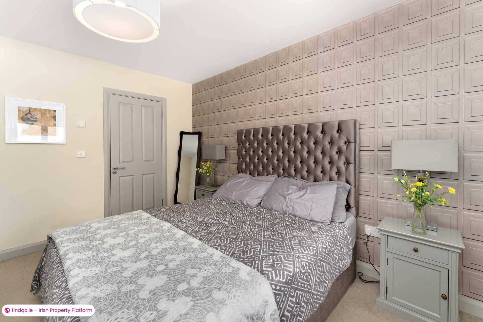 Semi-detached house for Sale in Dublin 24