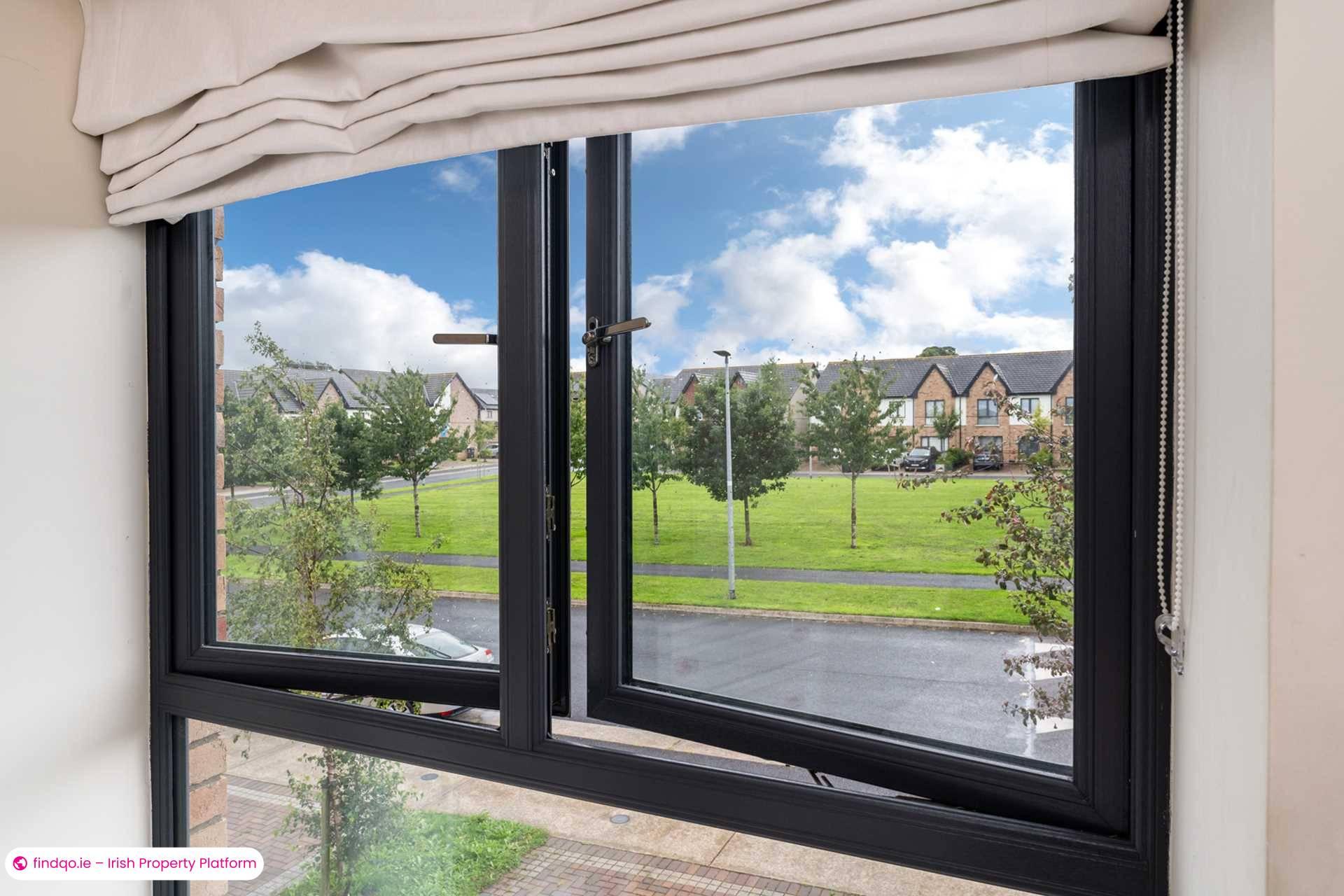 Semi-detached house for Sale in Dublin 24