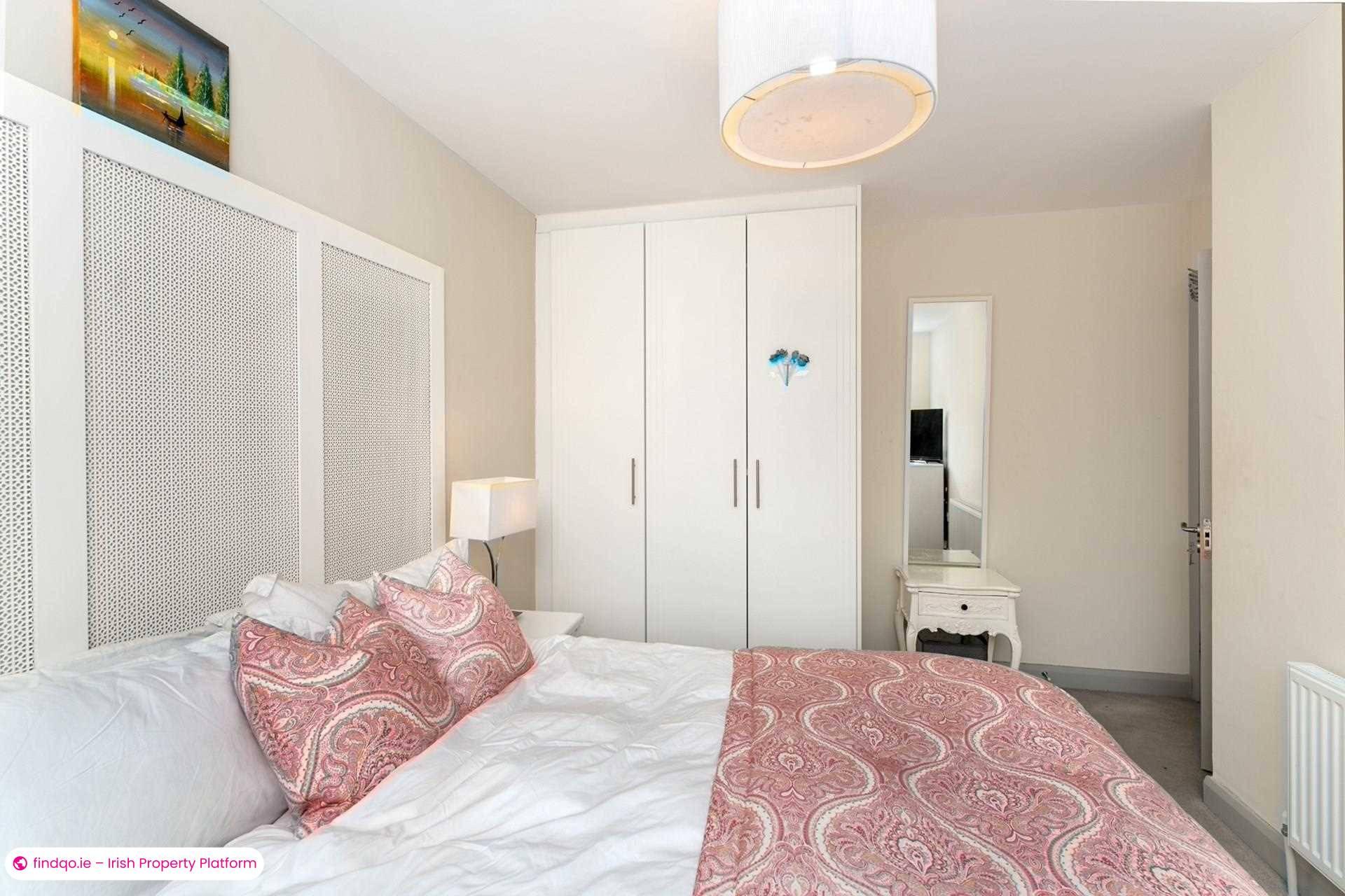 Semi-detached house for Sale in Dublin 24