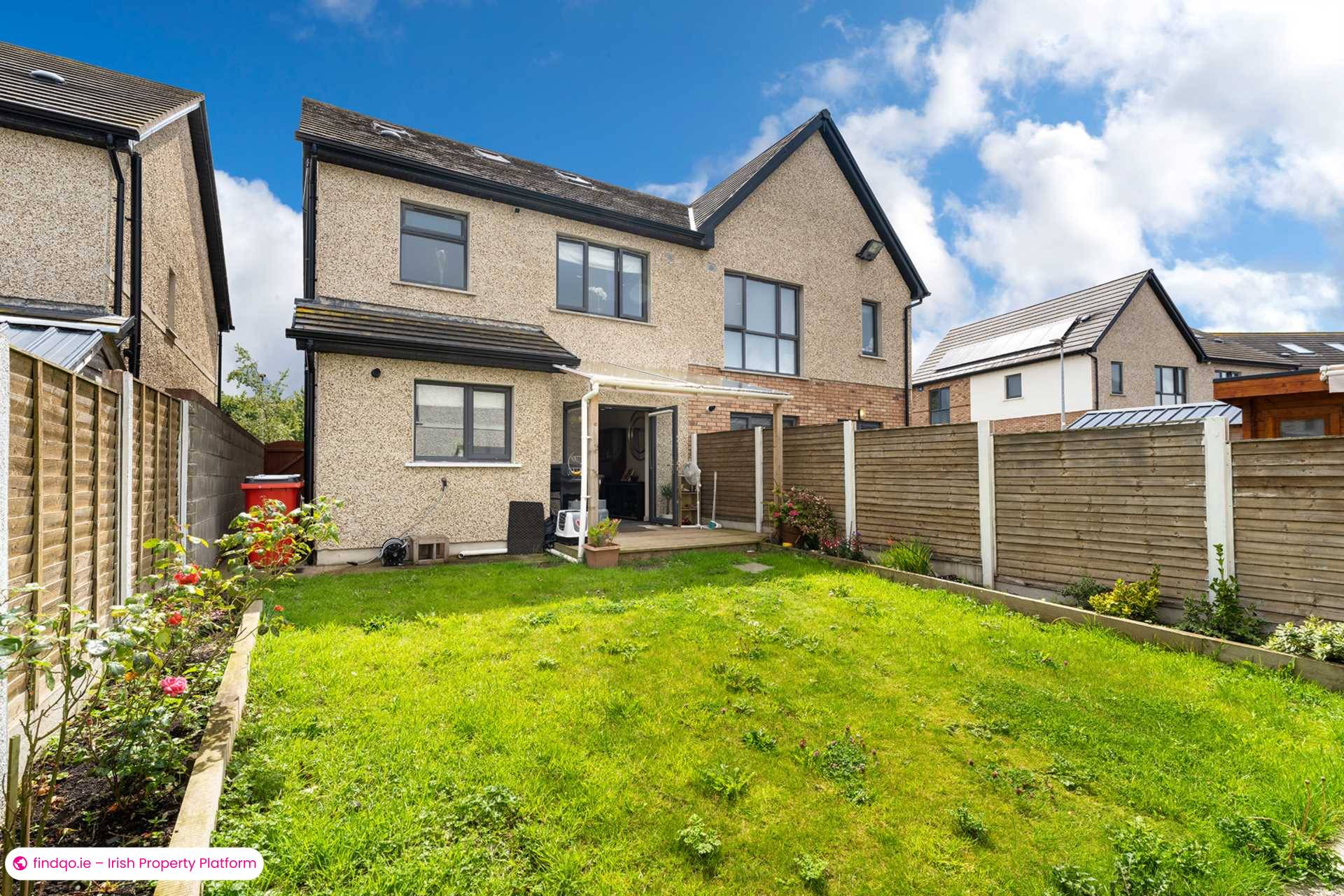 Semi-detached house for Sale in Dublin 24