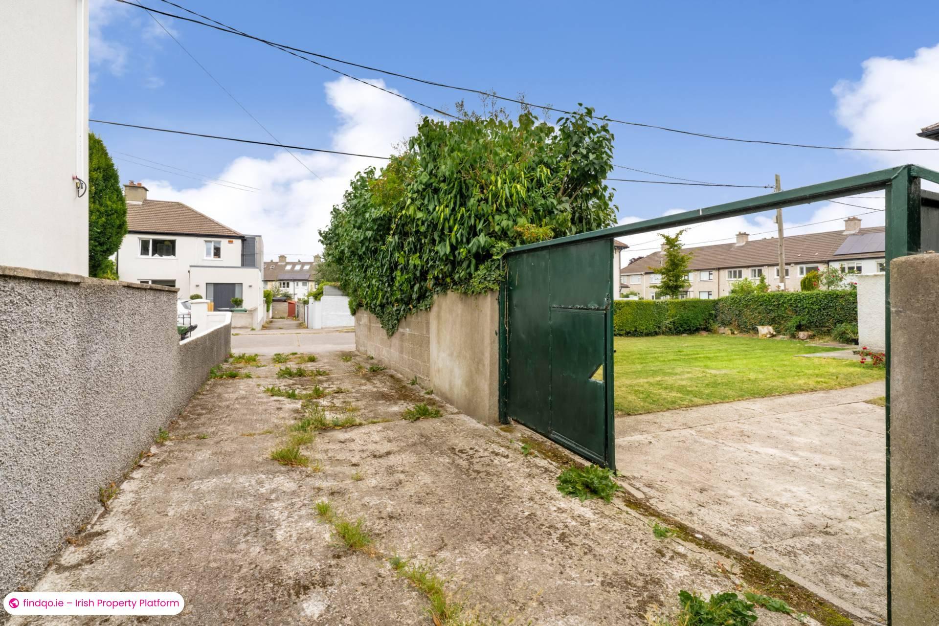 Semi-detached house for Sale in Dublin 14