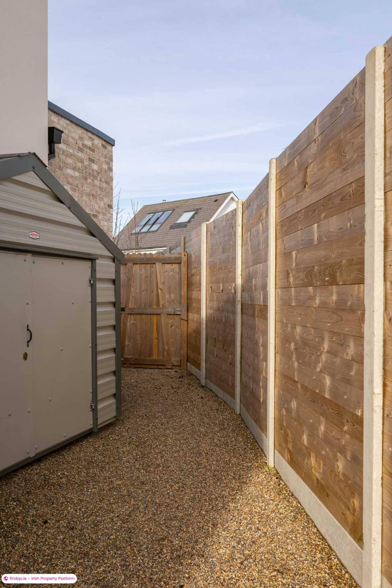 Semi-detached house for Sale in Dublin 18