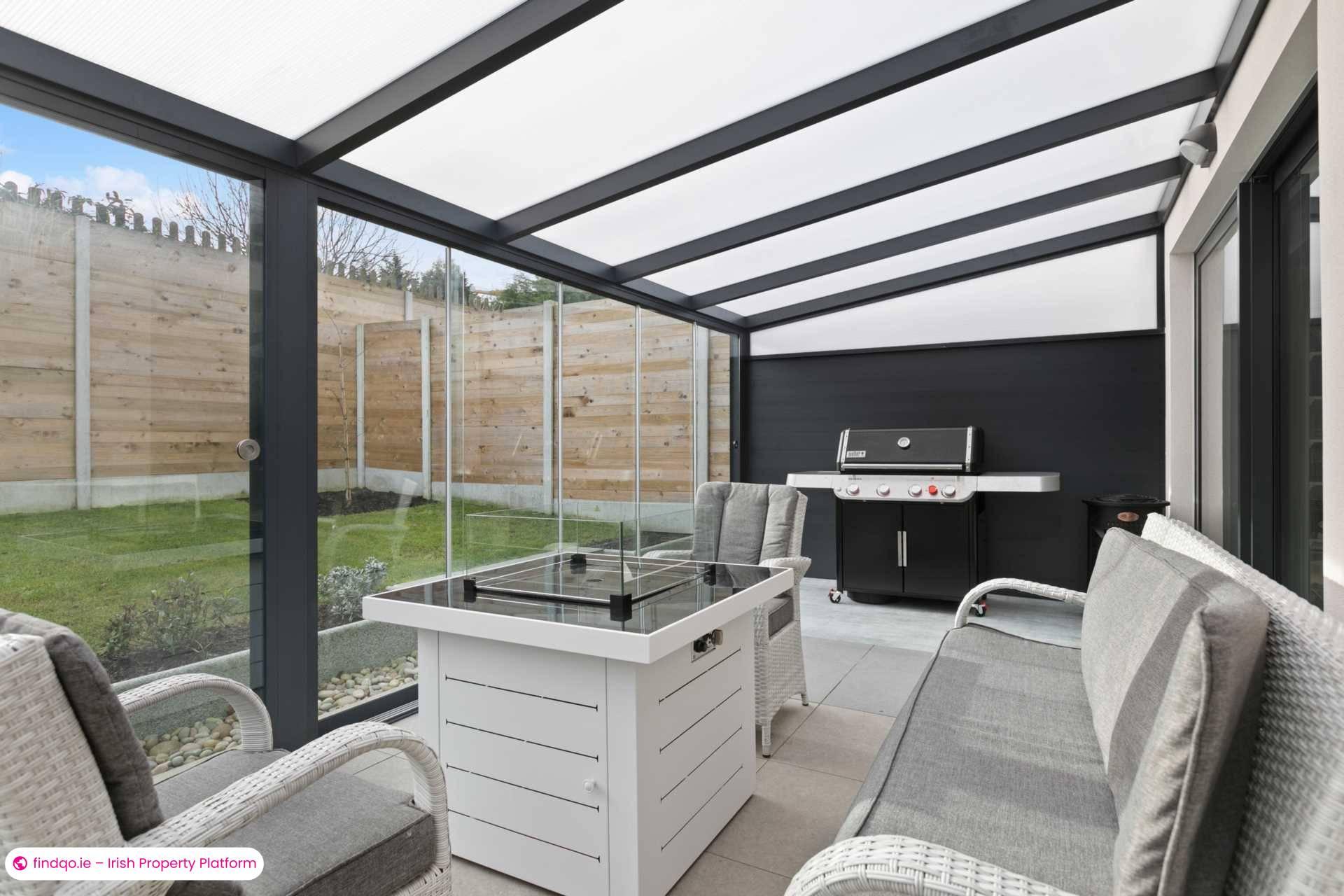 Semi-detached house for Sale in Dublin 18