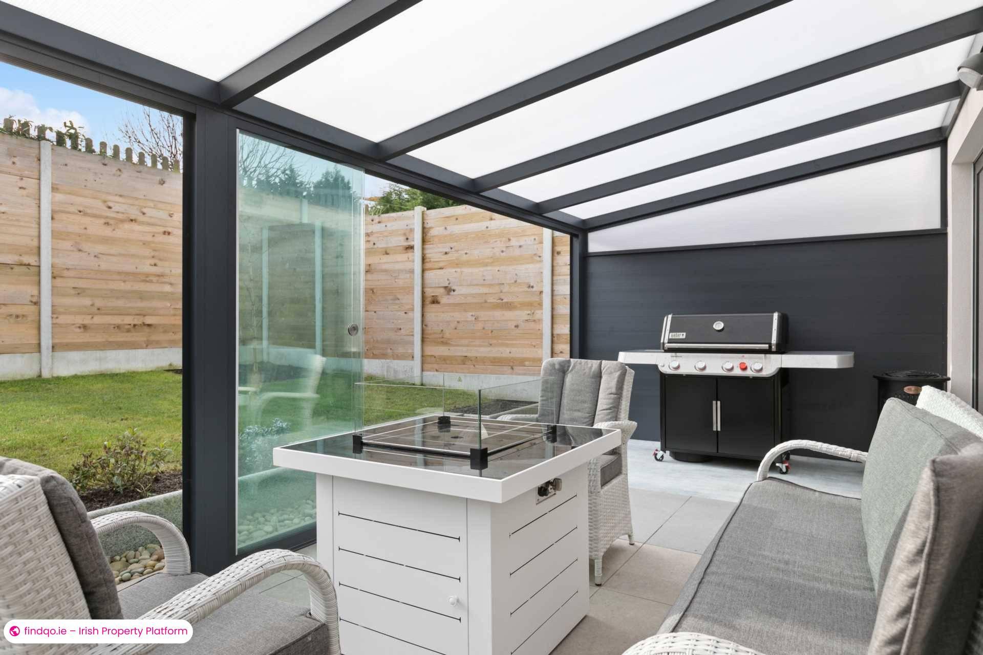 Semi-detached house for Sale in Dublin 18