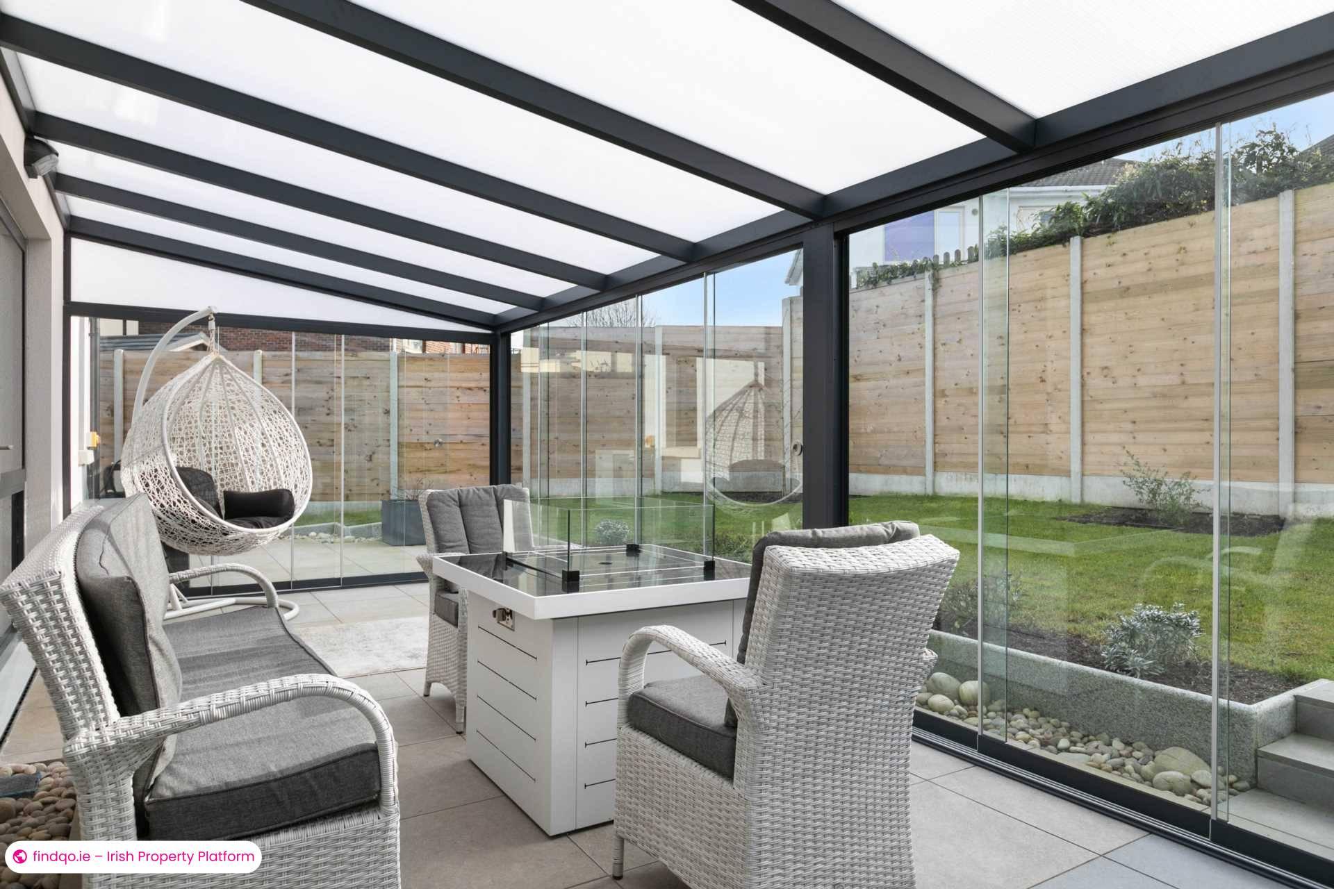 Semi-detached house for Sale in Dublin 18