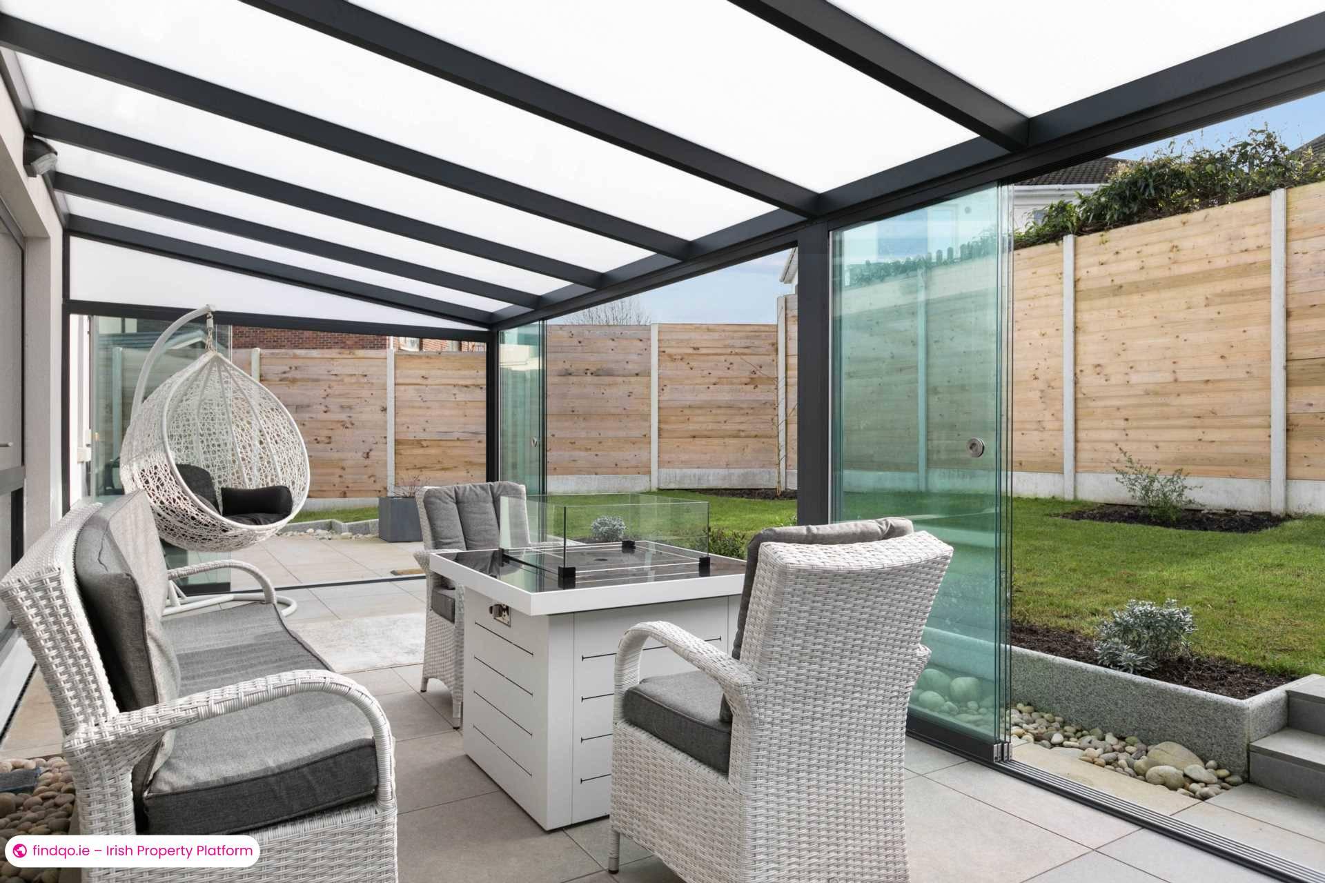 Semi-detached house for Sale in Dublin 18