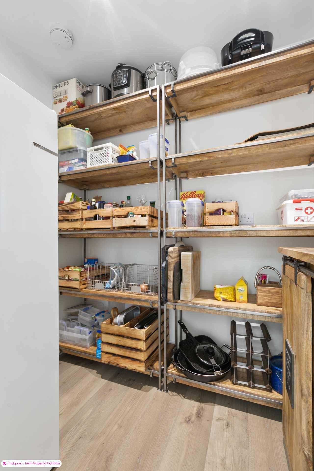 Semi-detached house for Sale in Dublin 18