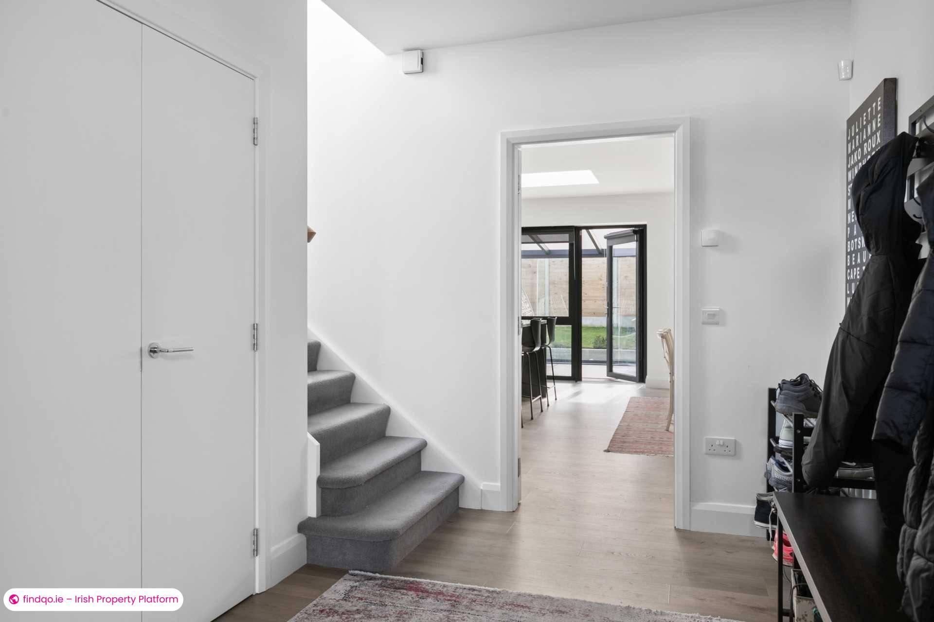 Semi-detached house for Sale in Dublin 18