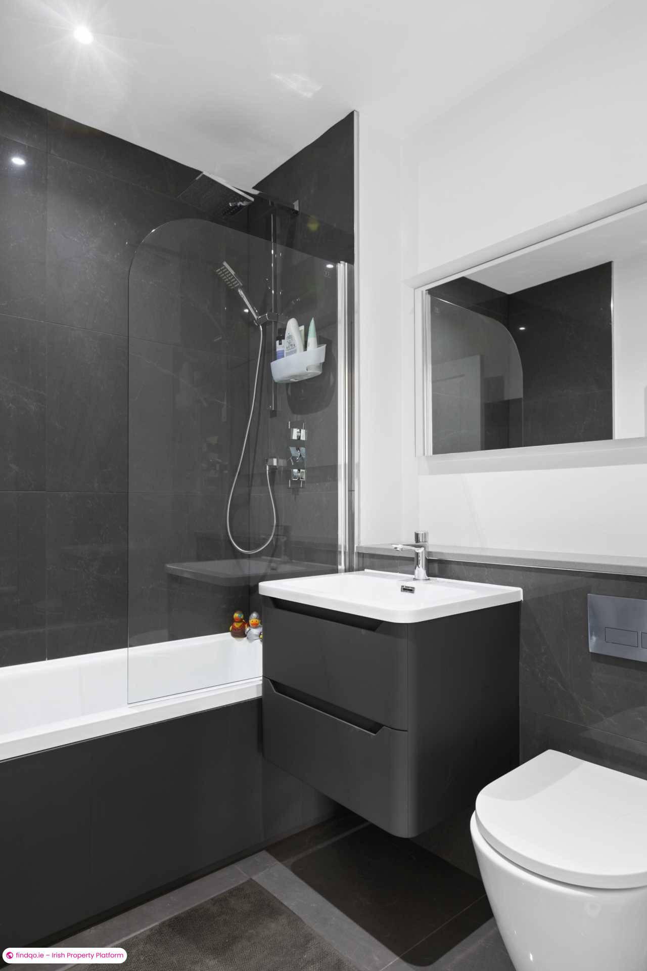 Semi-detached house for Sale in Dublin 18