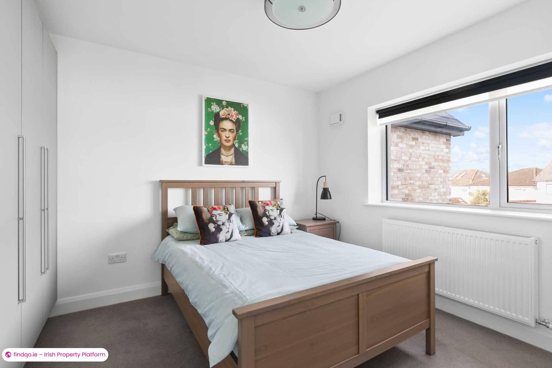 Semi-detached house for Sale in Dublin 18