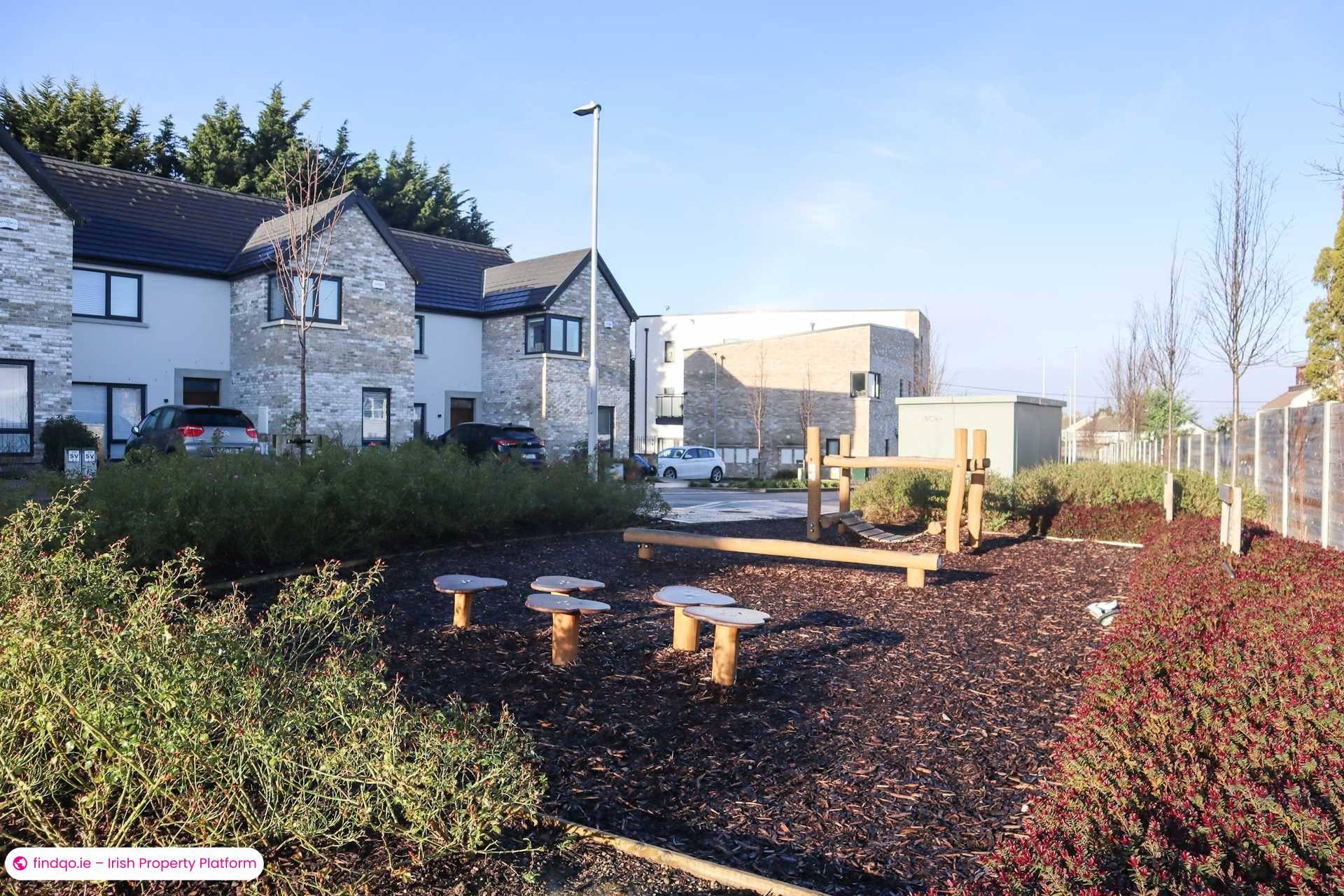 Semi-detached house for Sale in Dublin 18